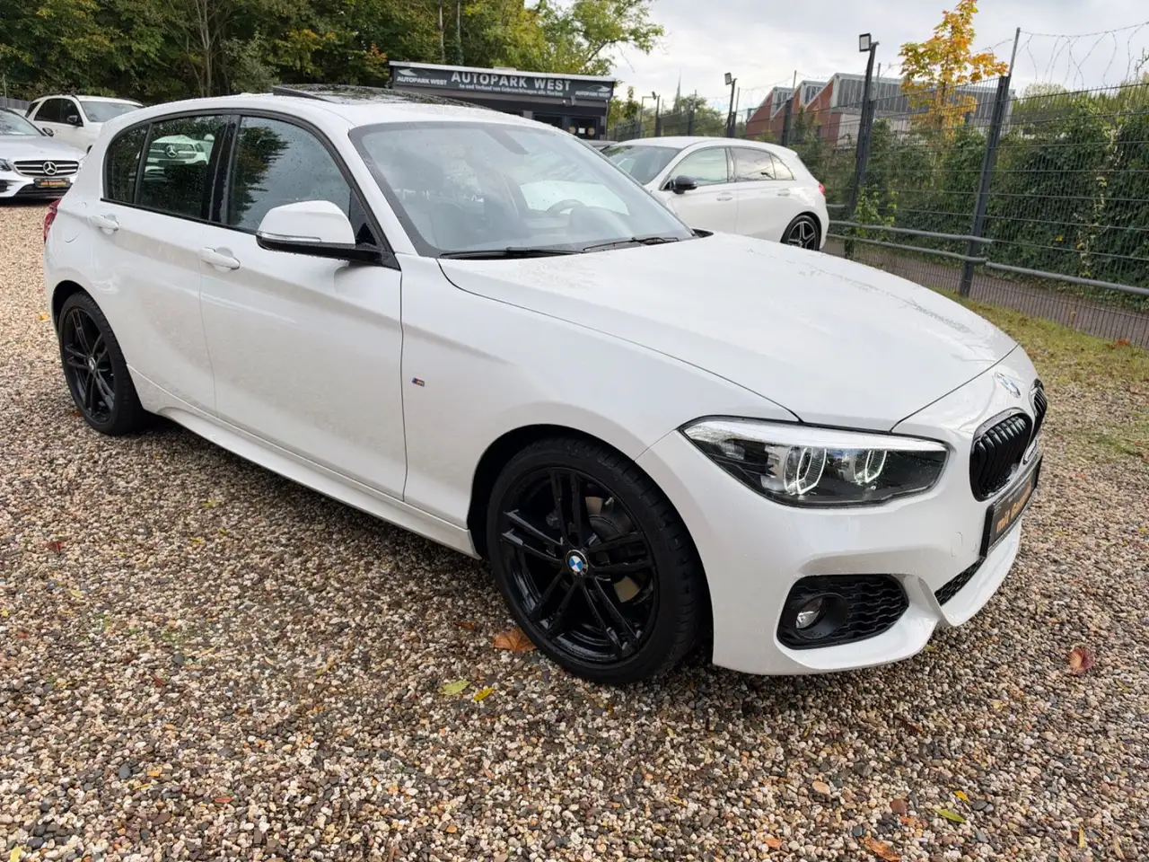 2019 BMW 118 i Edition M Sport Shadow //S.DACH*LEDER, photograph 3
