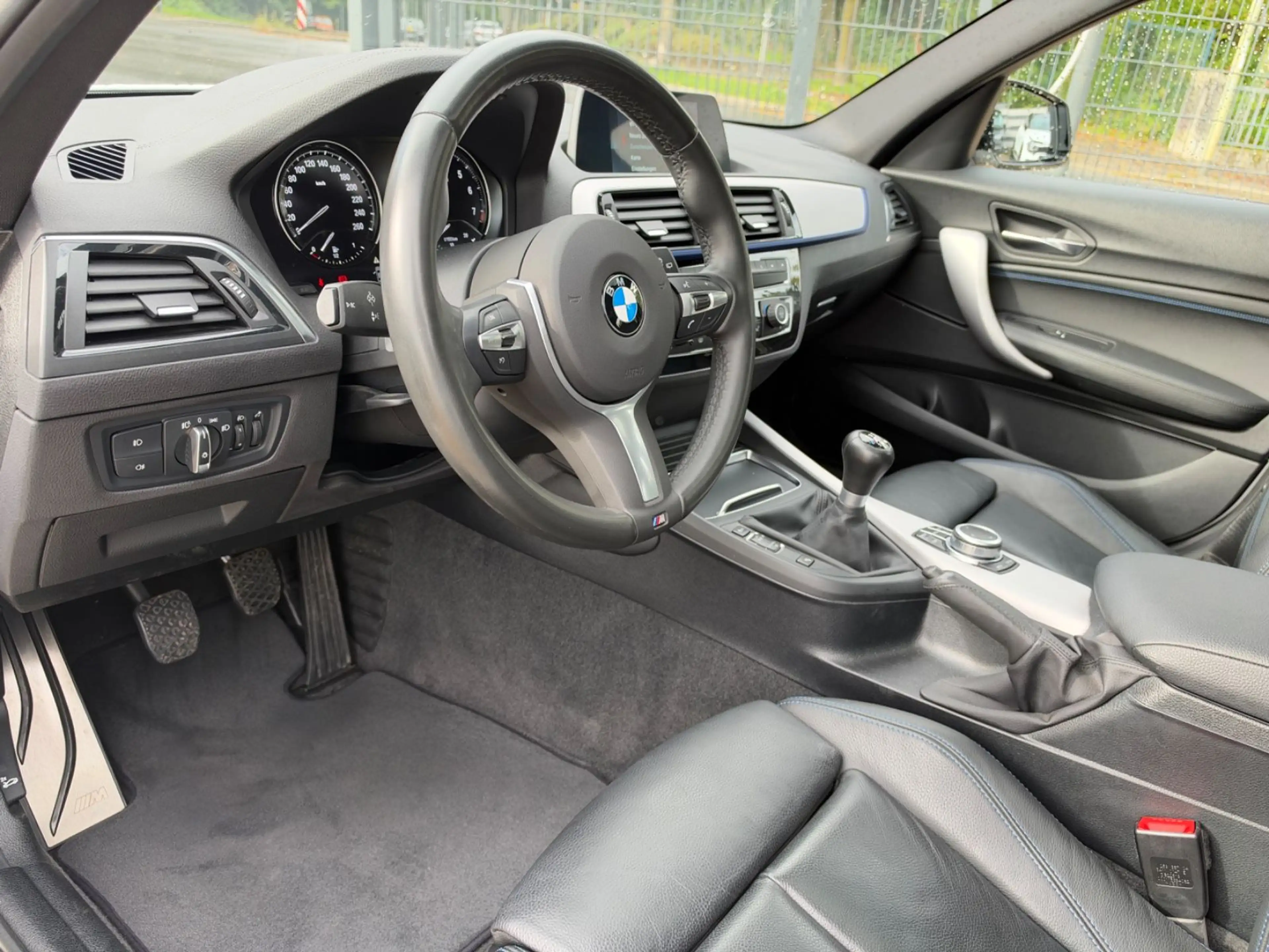 BMW 118 i Edition M Sport Shadow //S.DACH*LEDER — photo 9