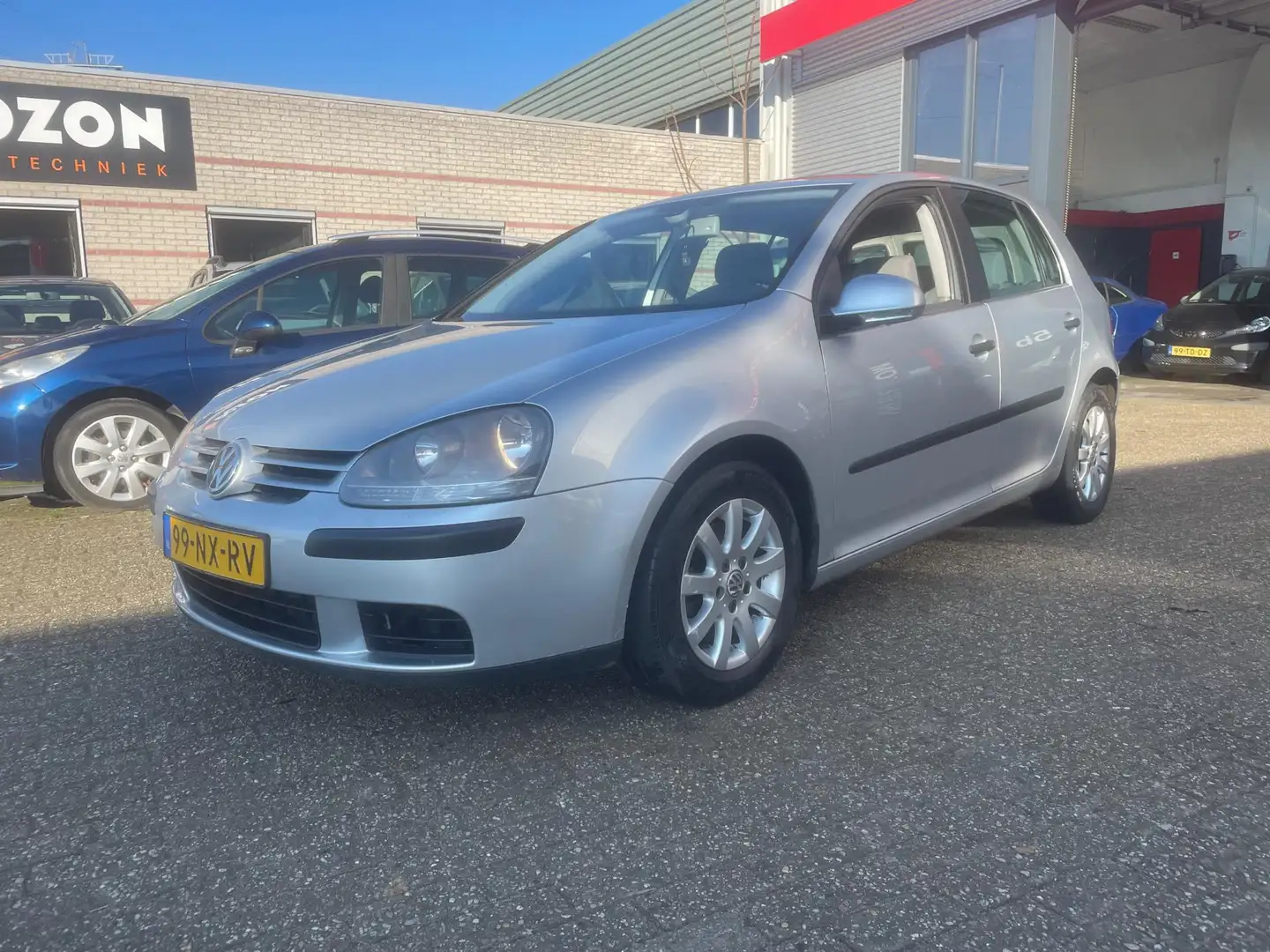 Volkswagen Golf 2.0 FSI Comfortline nette auto Grau - 1