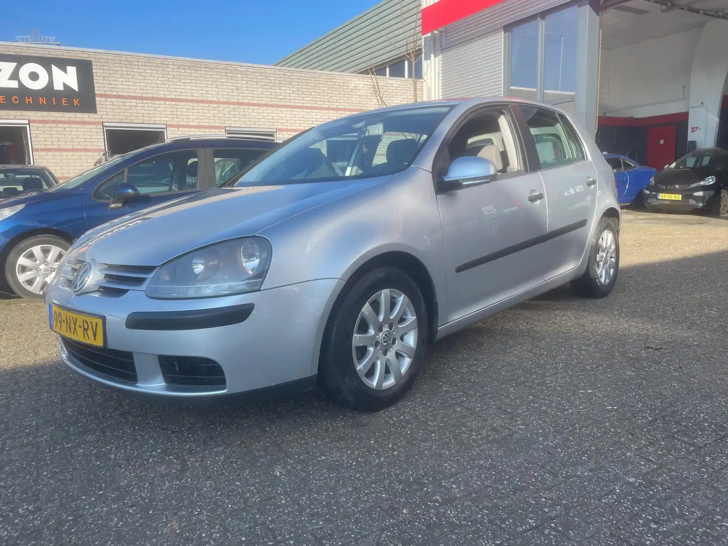 Volkswagen Golf 2.0 FSI Comfortline nette auto Grau - 2