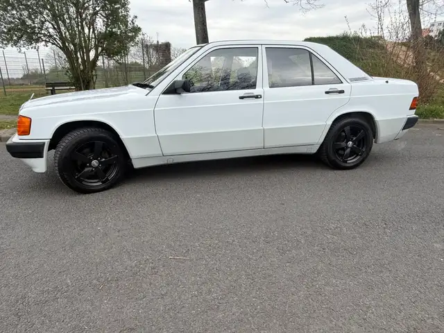 Mercedes-Benz 190 190 E 1.8 Automatik TÜV NEU 76.000 Km H Ken.