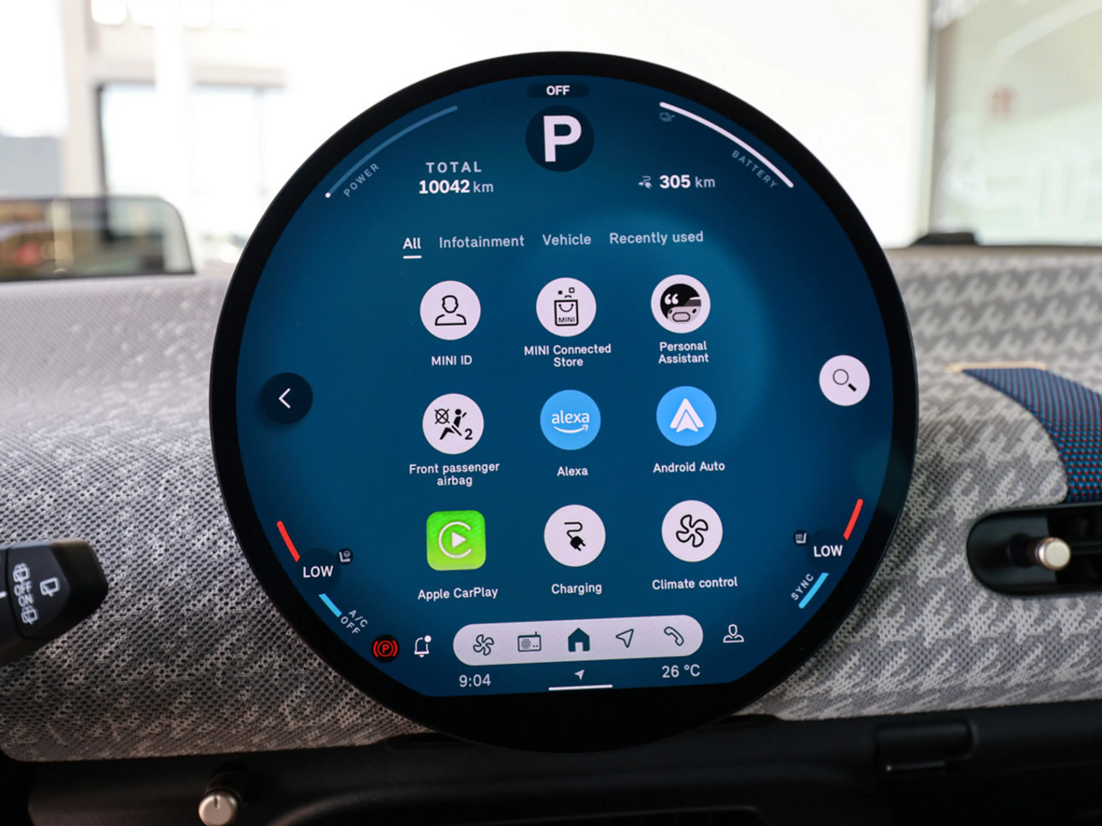 MINI Cooper E Favoured Trim PANO HUD LED NAVI SHZ — photo 13