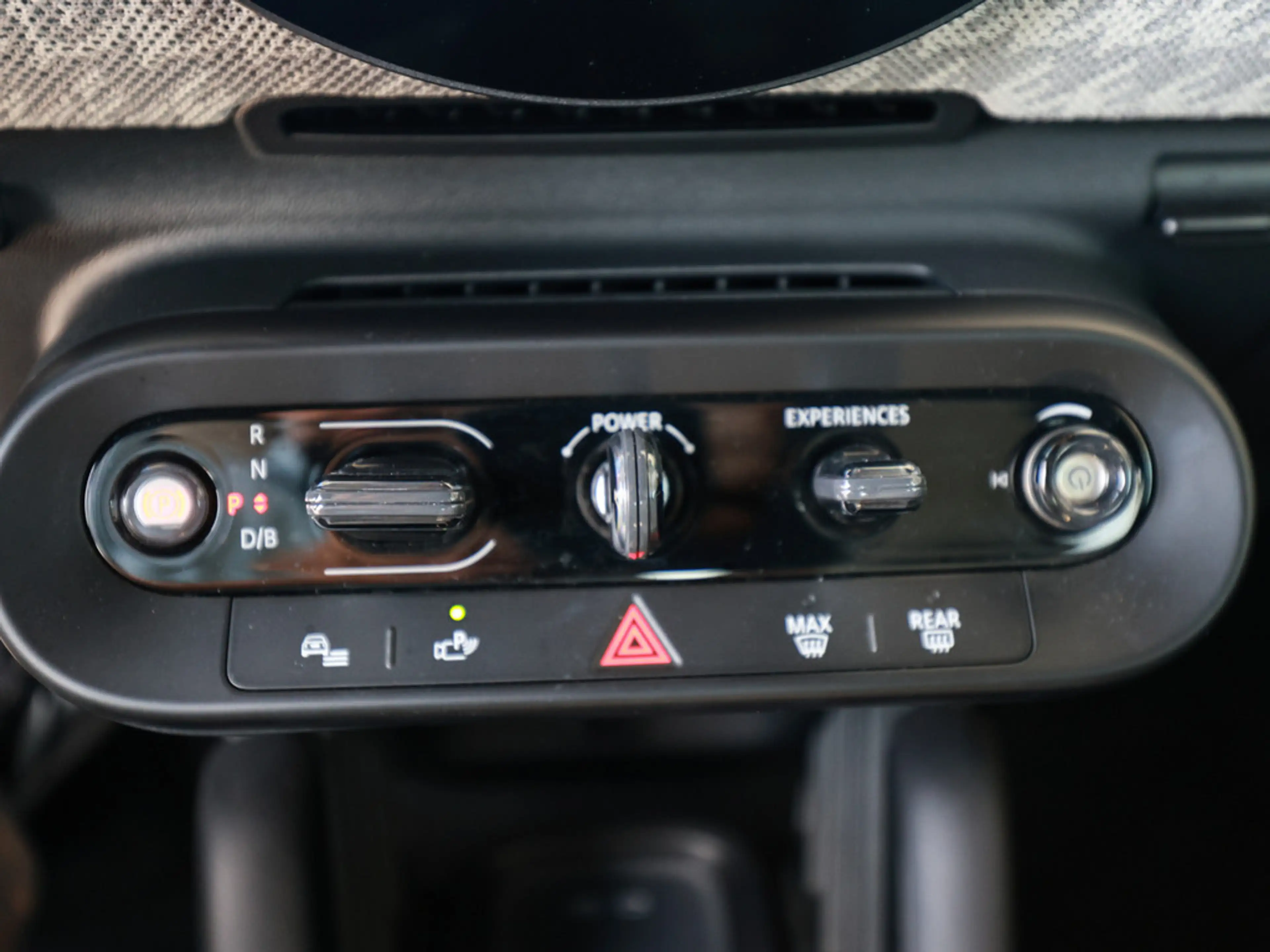MINI Cooper E Favoured Trim PANO HUD LED NAVI SHZ — photo 15