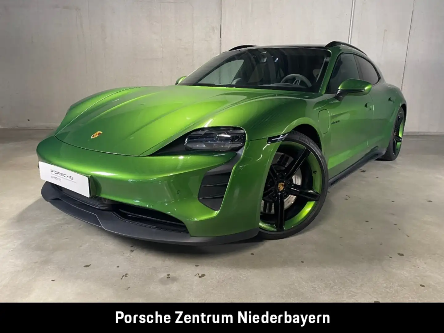 Porsche Taycan GTS Sport Turismo | Hinterachslenkung | Grün - 1