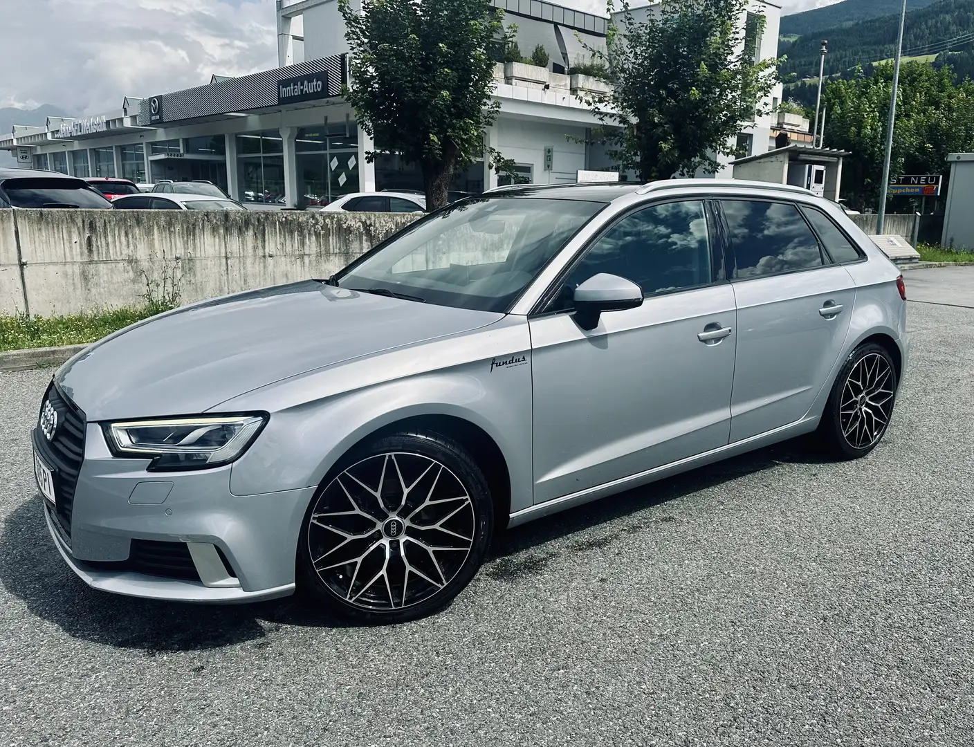 Audi A3 2,0 TDI S-tronic, Virtual, ACC Grau - 1