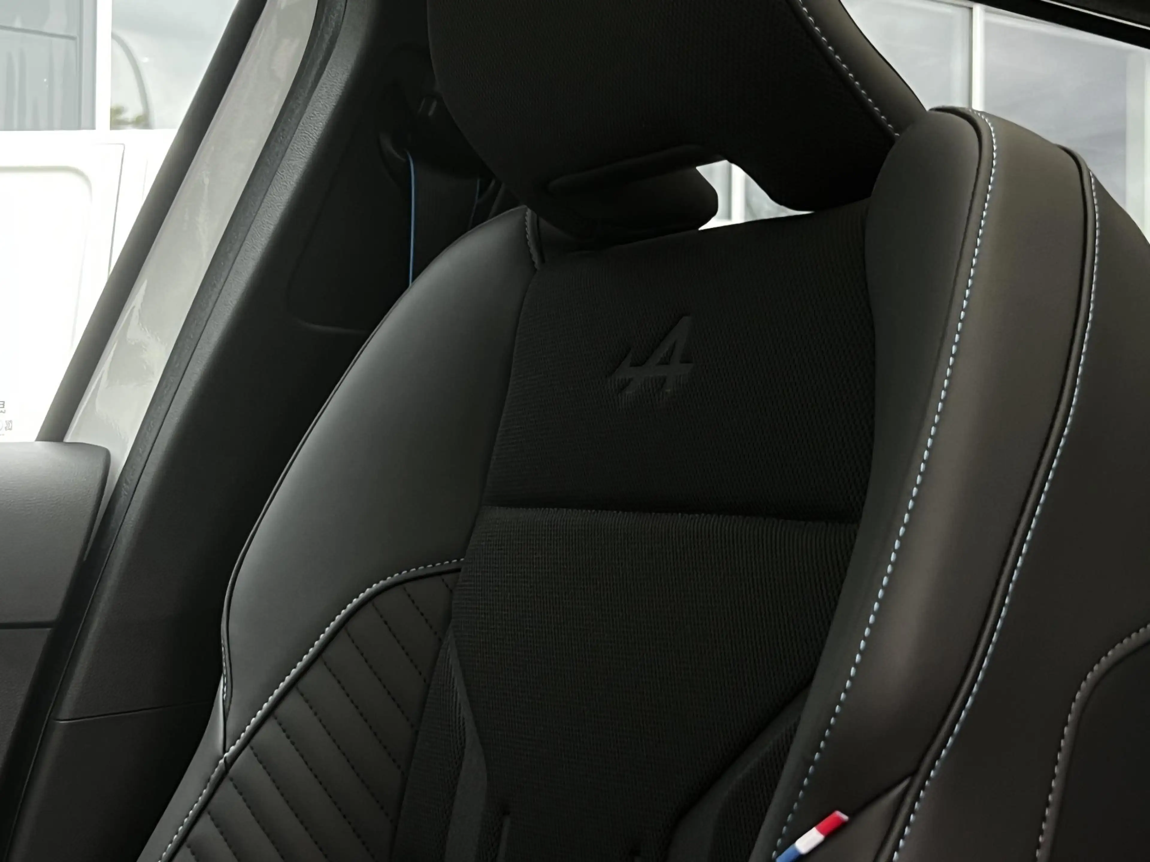 Renault Scenic E-Tech EV87 Long Range | Esprit Alpine | All-seaso — photo 31