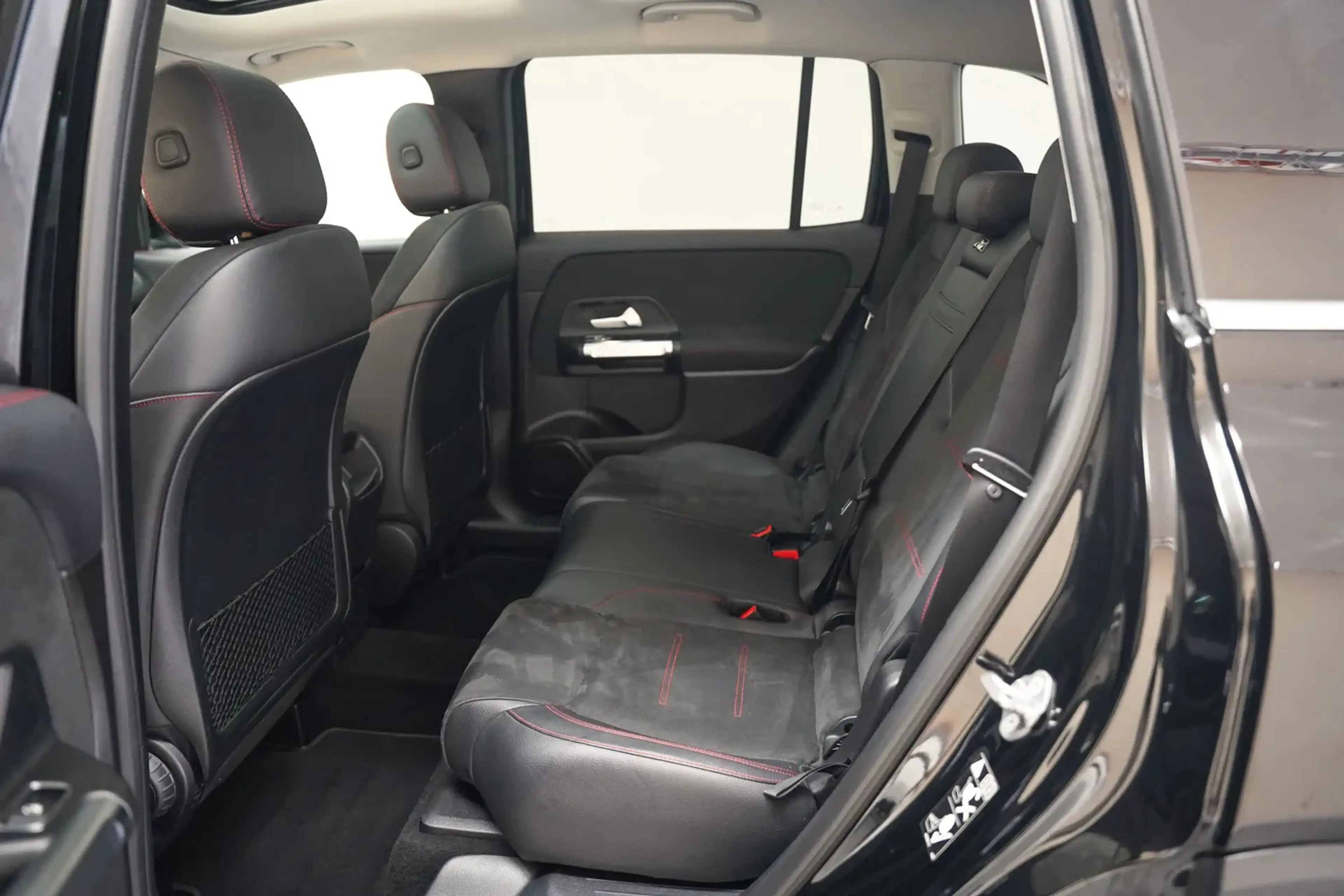 Mercedes-Benz GLB 200 AMG Premium Plus Aut. [ Panorama Apple/Android Cam — photo 14