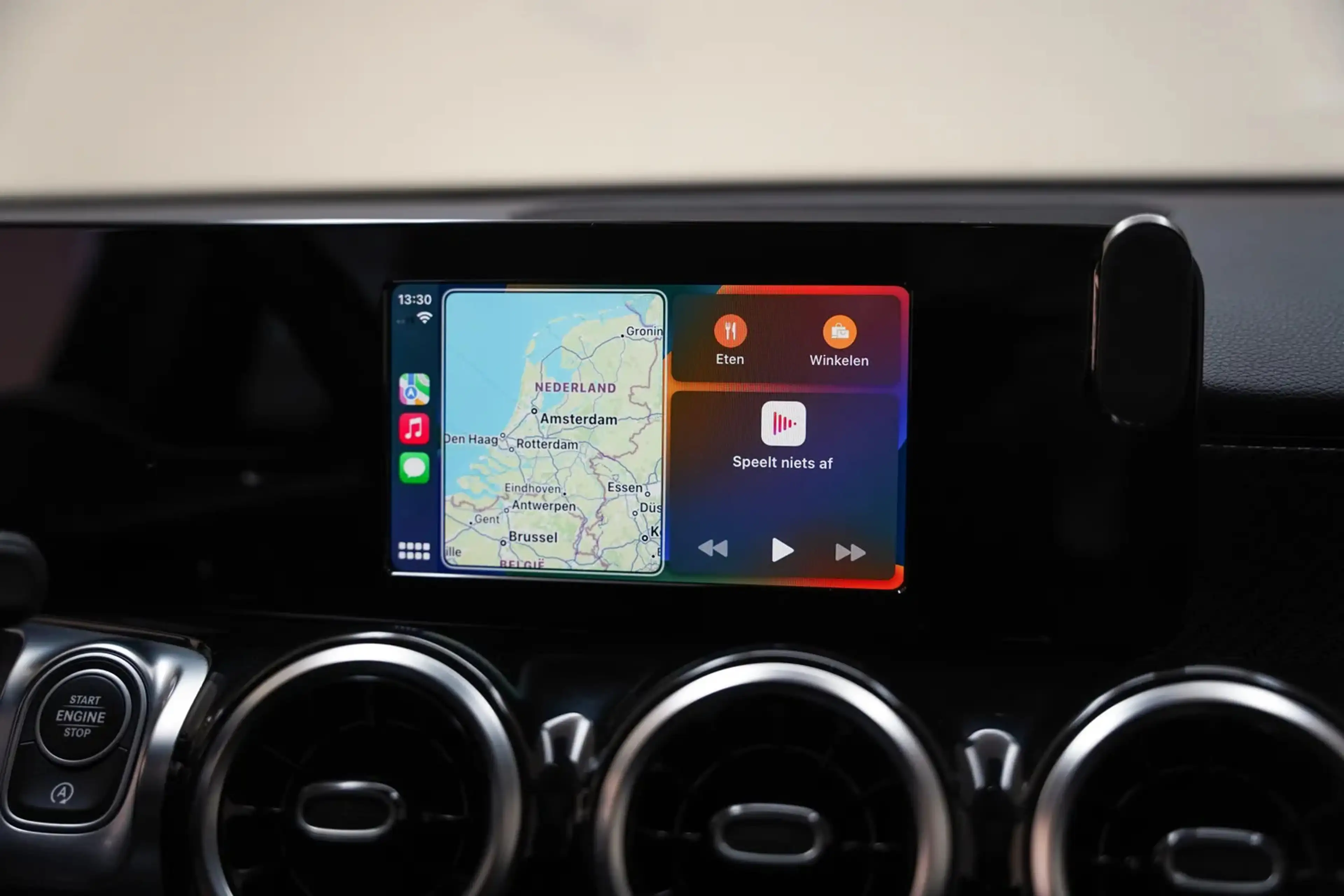 Mercedes-Benz GLB 200 AMG Premium Plus Aut. [ Panorama Apple/Android Cam — photo 9
