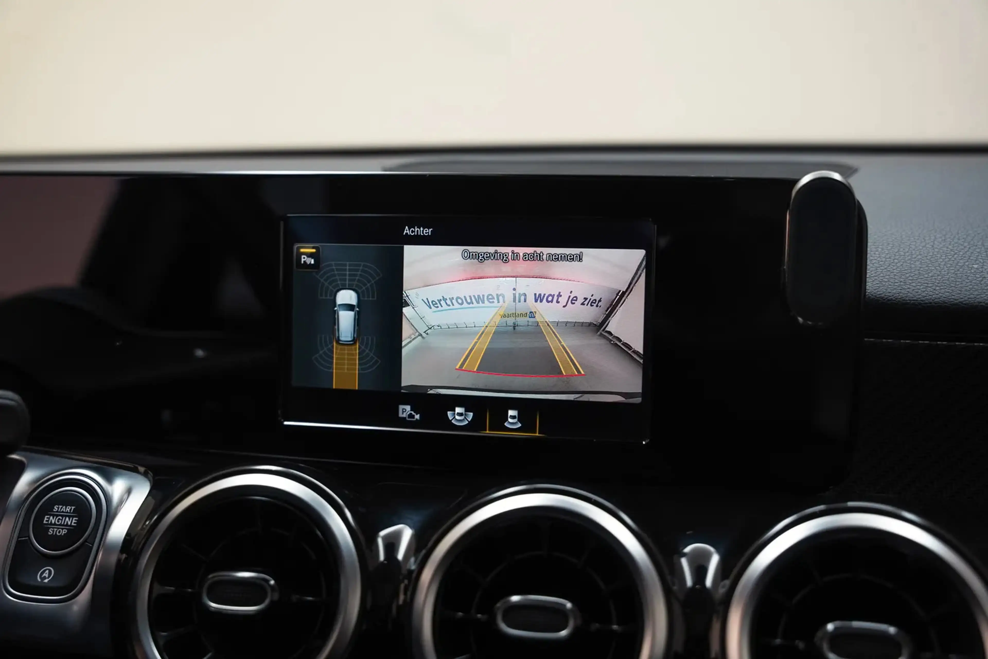Mercedes-Benz GLB 200 AMG Premium Plus Aut. [ Panorama Apple/Android Cam — photo 8
