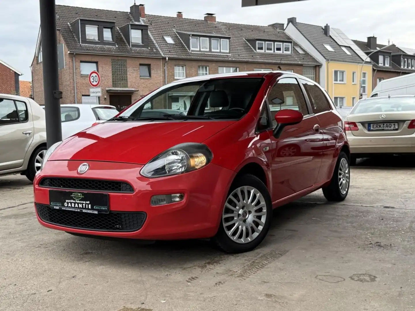 Fiat Punto More*1-HAND*KLIMA*SHZ*8-FACH*ZENTRAL* Rot - 1