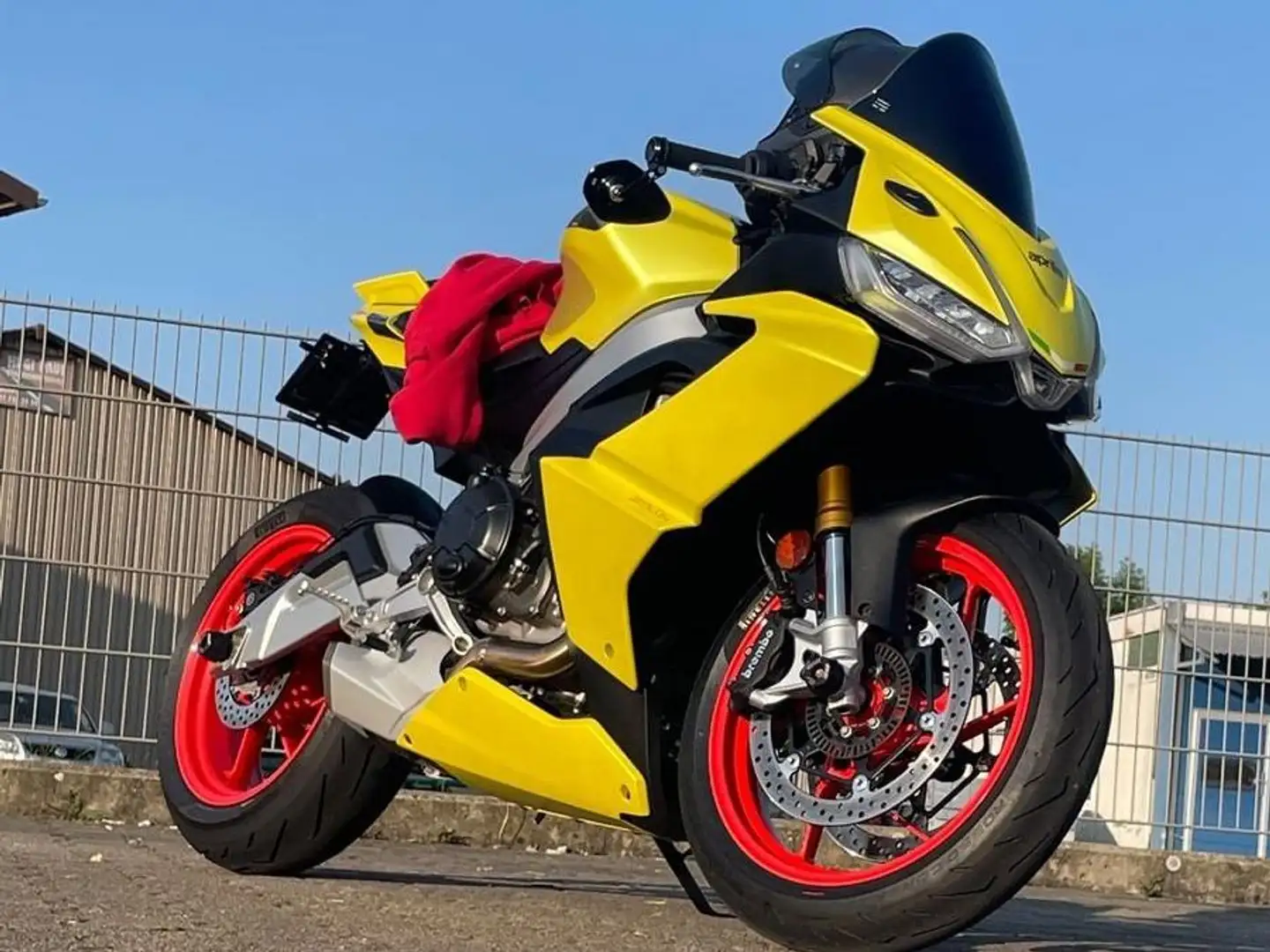 Aprilia RS 660 Jaune - 2