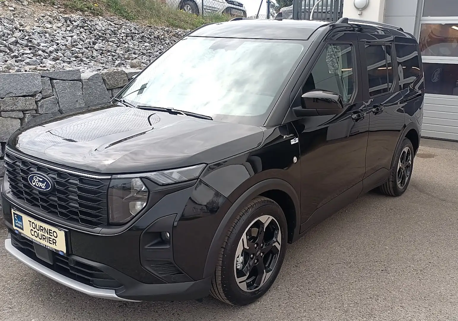 Ford Tourneo Courier 1,0 EcoBoost Active Schwarz - 1