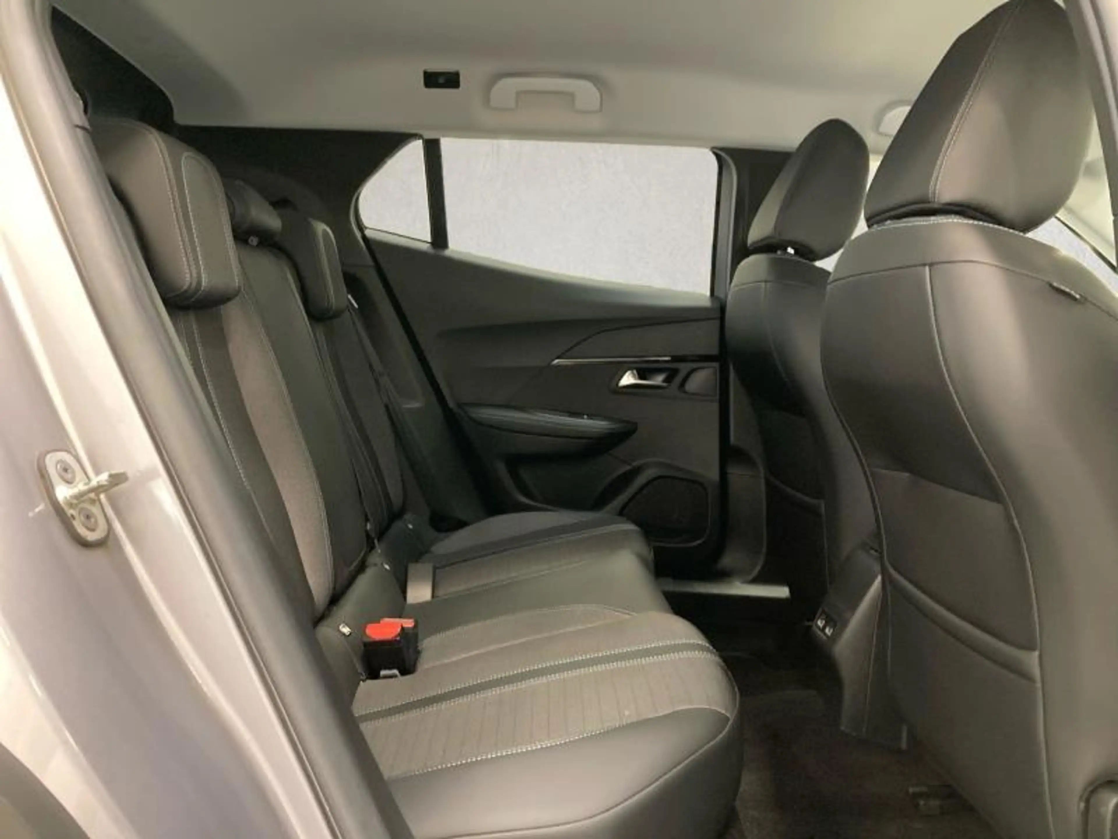 Peugeot 2008 II Allure * SIEGES CHAUFFANT AV /CAM/CLIM* — photo 13