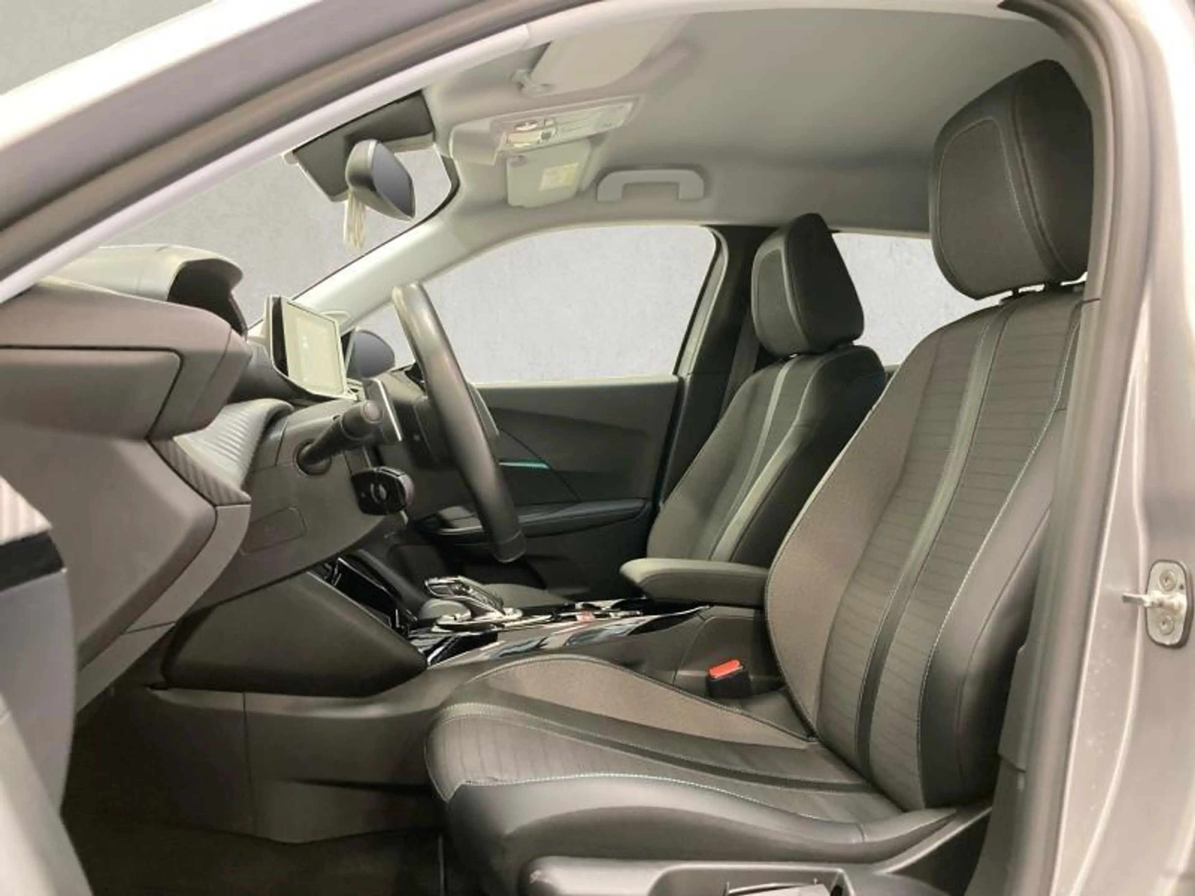 Peugeot 2008 II Allure * SIEGES CHAUFFANT AV /CAM/CLIM* — photo 11