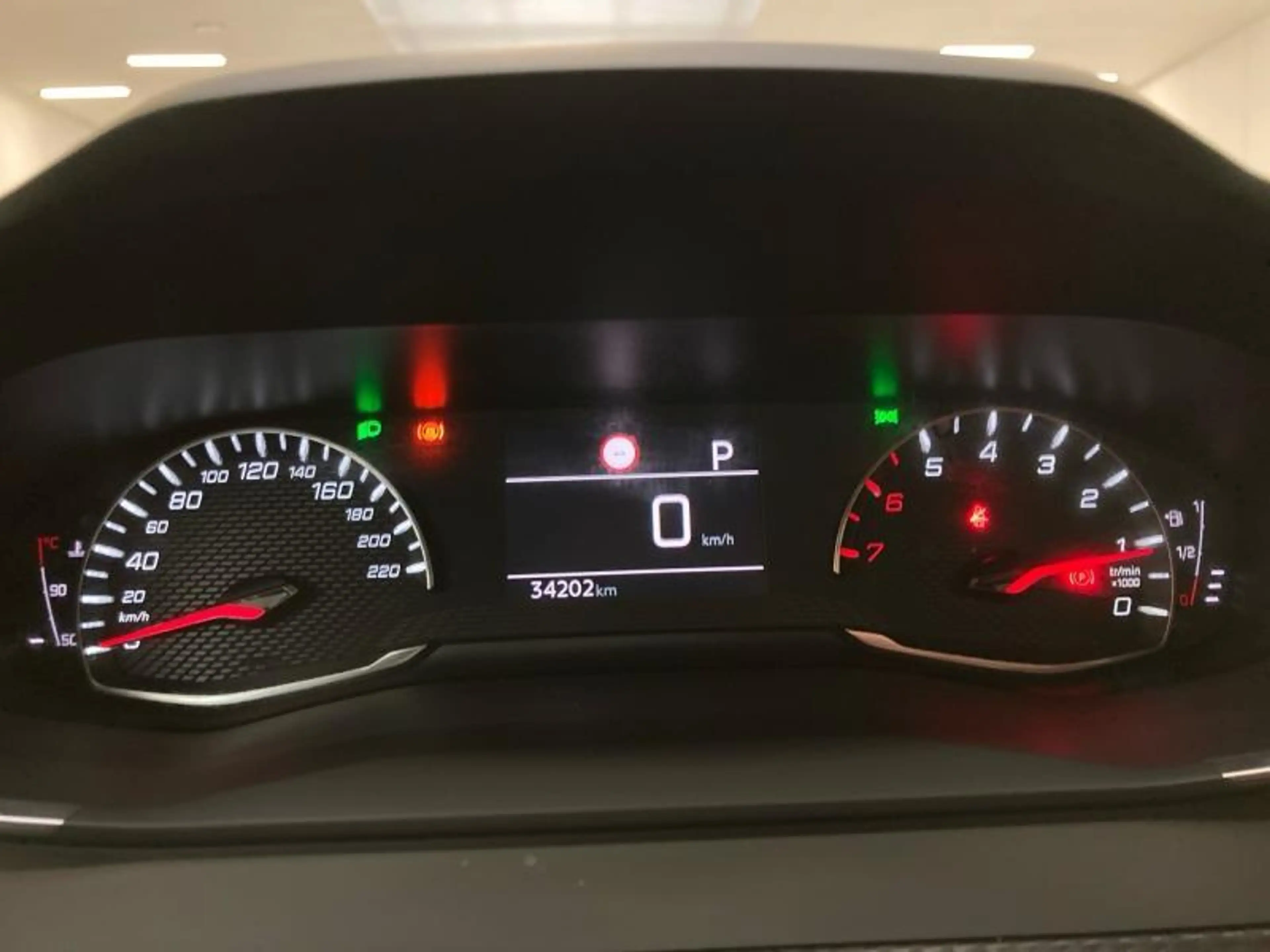 Peugeot 2008 II Allure * SIEGES CHAUFFANT AV /CAM/CLIM* — photo 14