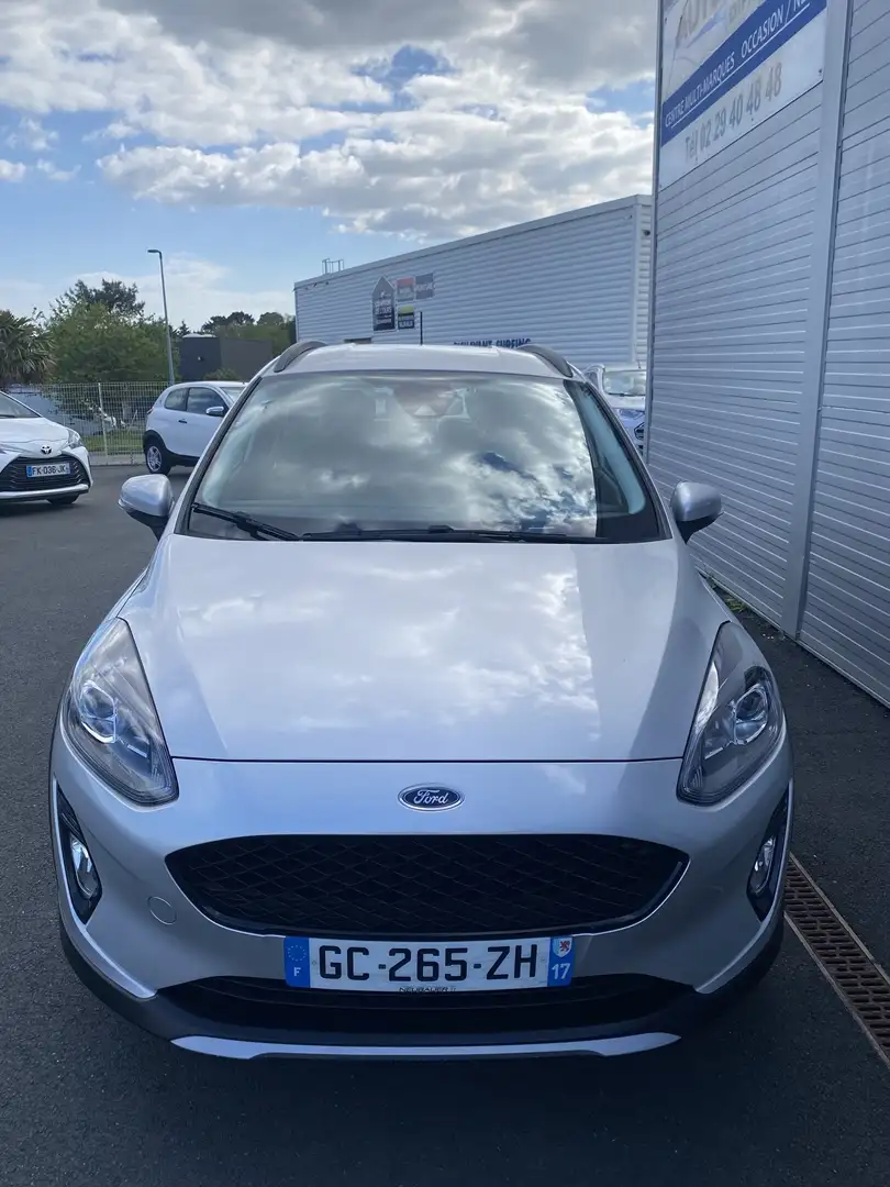 Ford Fiesta 1.0 ECOBOOST 125CV MHEV ACTIVE X Gris - 2