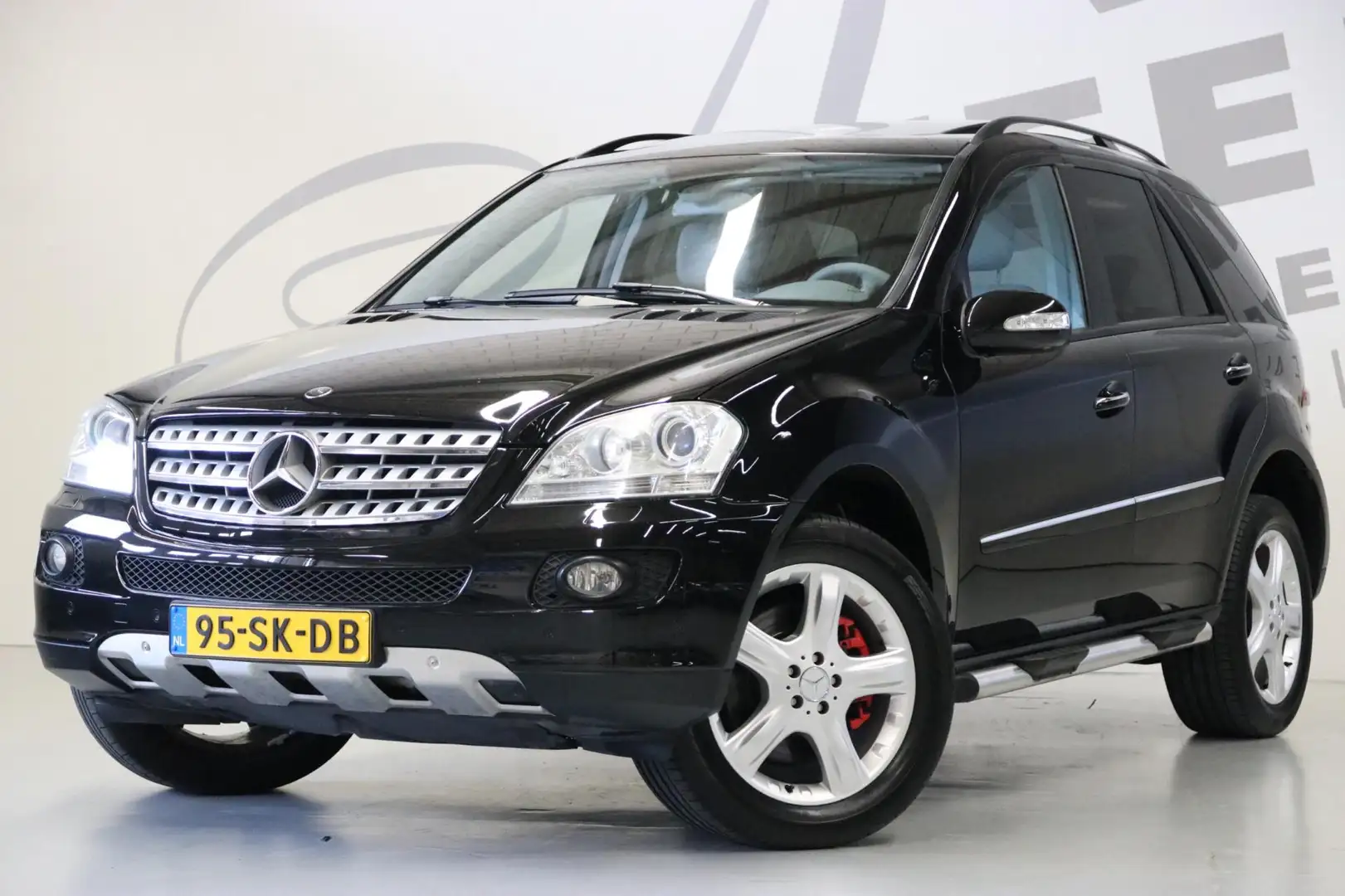 Mercedes-Benz ML 500 M-klasse Schuifdak/NAP/Origineel NL Schwarz - 1