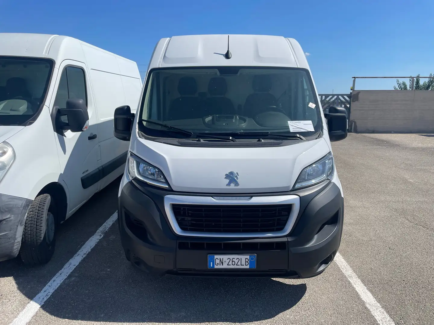 Peugeot Boxer Boxer 333 L3H2 2.2 BLUEHDI 140CV Weiß - 2
