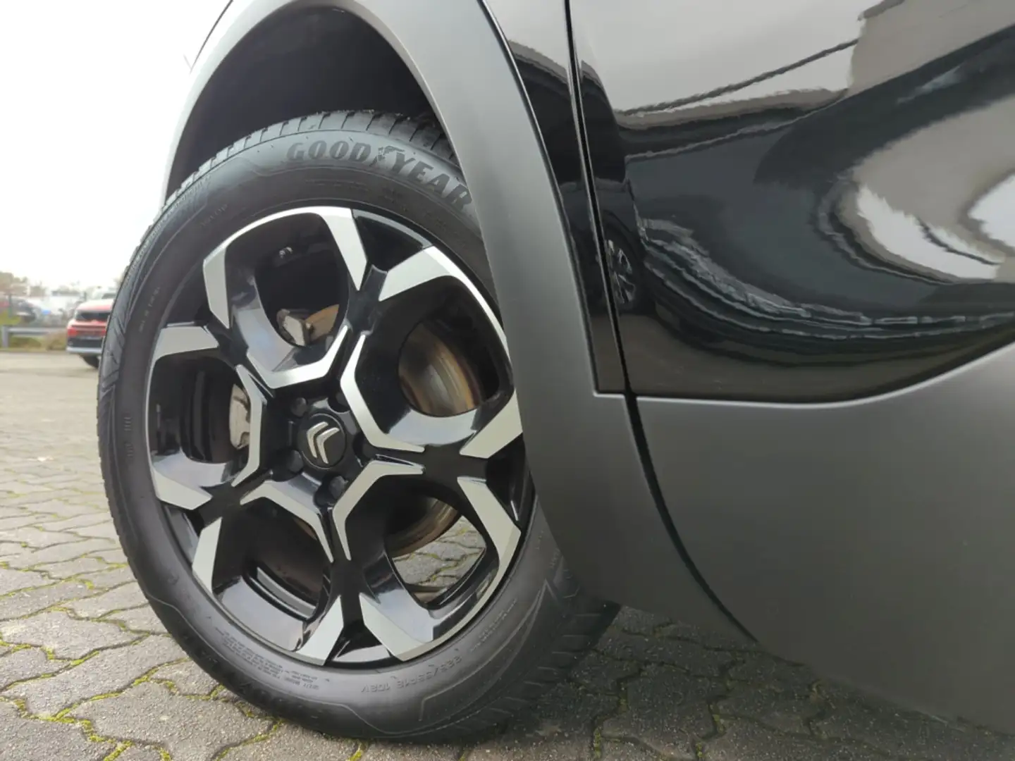 Citroen C5 Aircross MAX HDI 130 Autom. +Memory+Leder+Navi+Allwetter+ Schwarz - 2