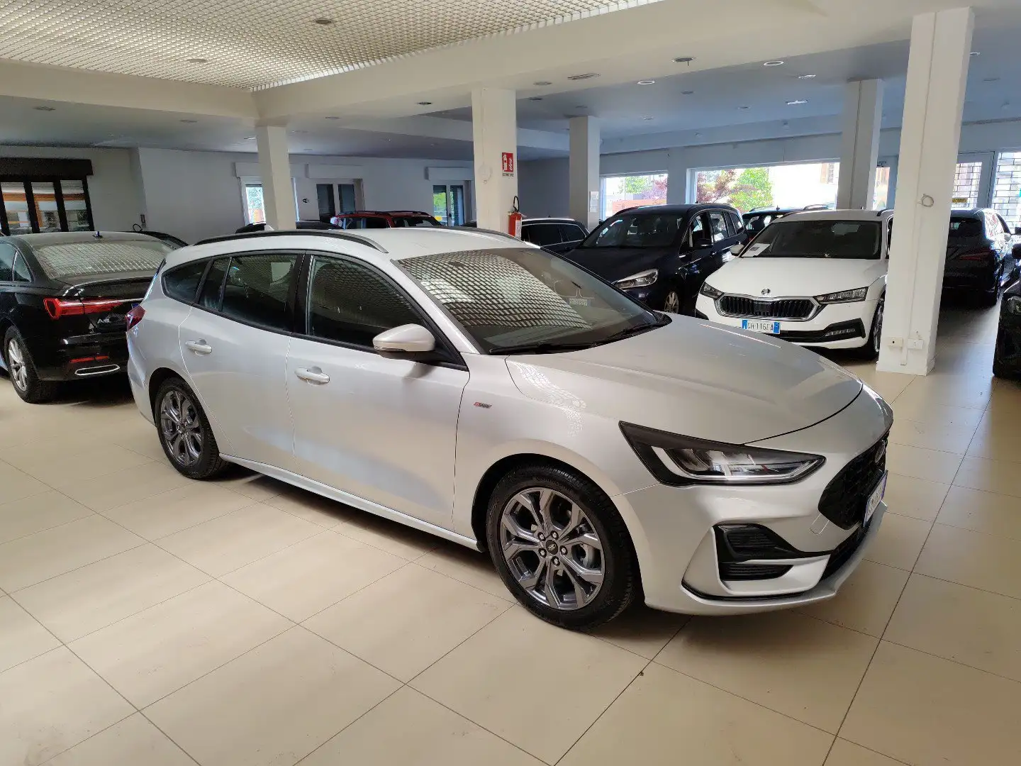 Ford Focus SW EcoBoost 125cv MHEV auto ST-Line SYNC 4 FariLED Grigio - 2