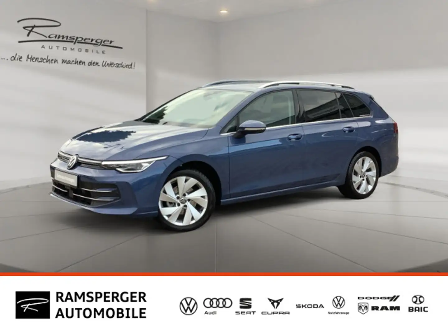 Volkswagen Golf Variant 1.5 eTSI DSG Style AHK ACC Pano LED Blau - 1