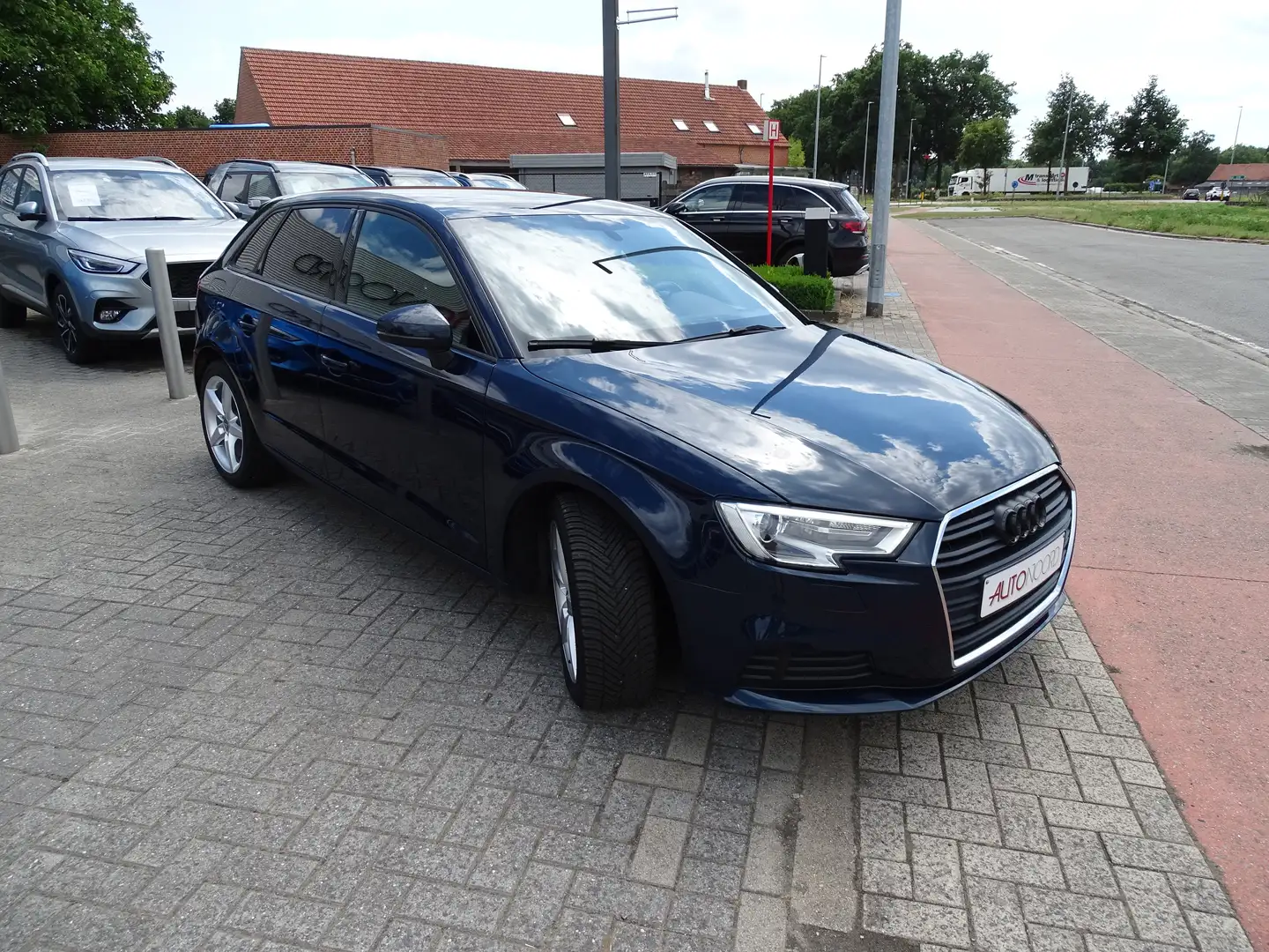 Audi A3 A3 1.5 TFSI Sportback S tronic Sport Blauw - 2
