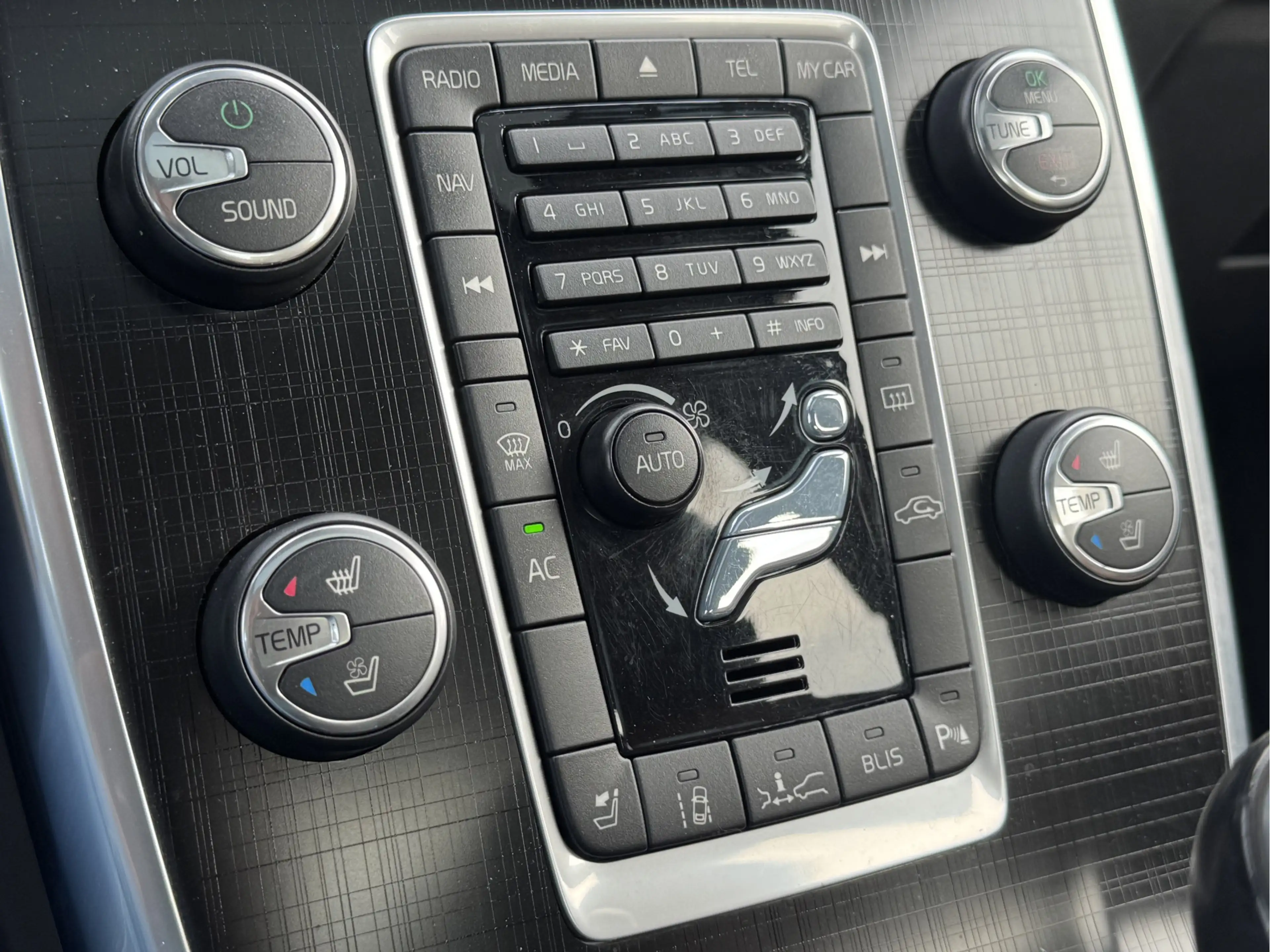Volvo S80 3.0 T6 AWD SUMMUM | NL-AUTO! | LEDER! | TREKHAAK! — photo 16