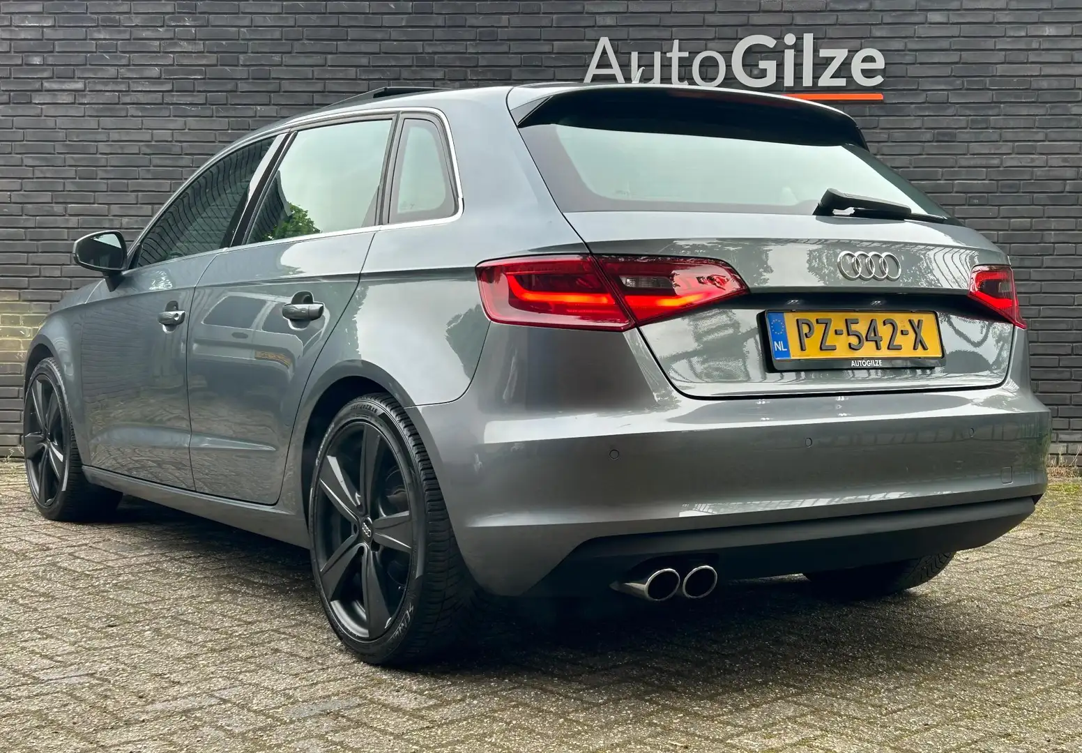 Audi A3 Sportback 1.4 TFSI Ambition Pro Line plus l Panora Gris - 2