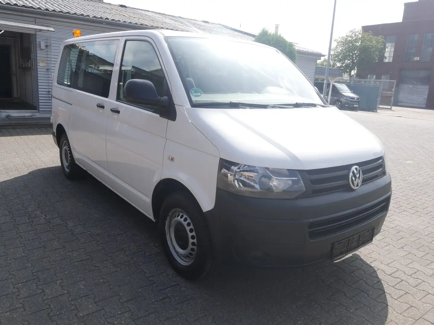 Volkswagen T5 Kombi 2.0 TDI 9 Sitze Klima Weiß - 1