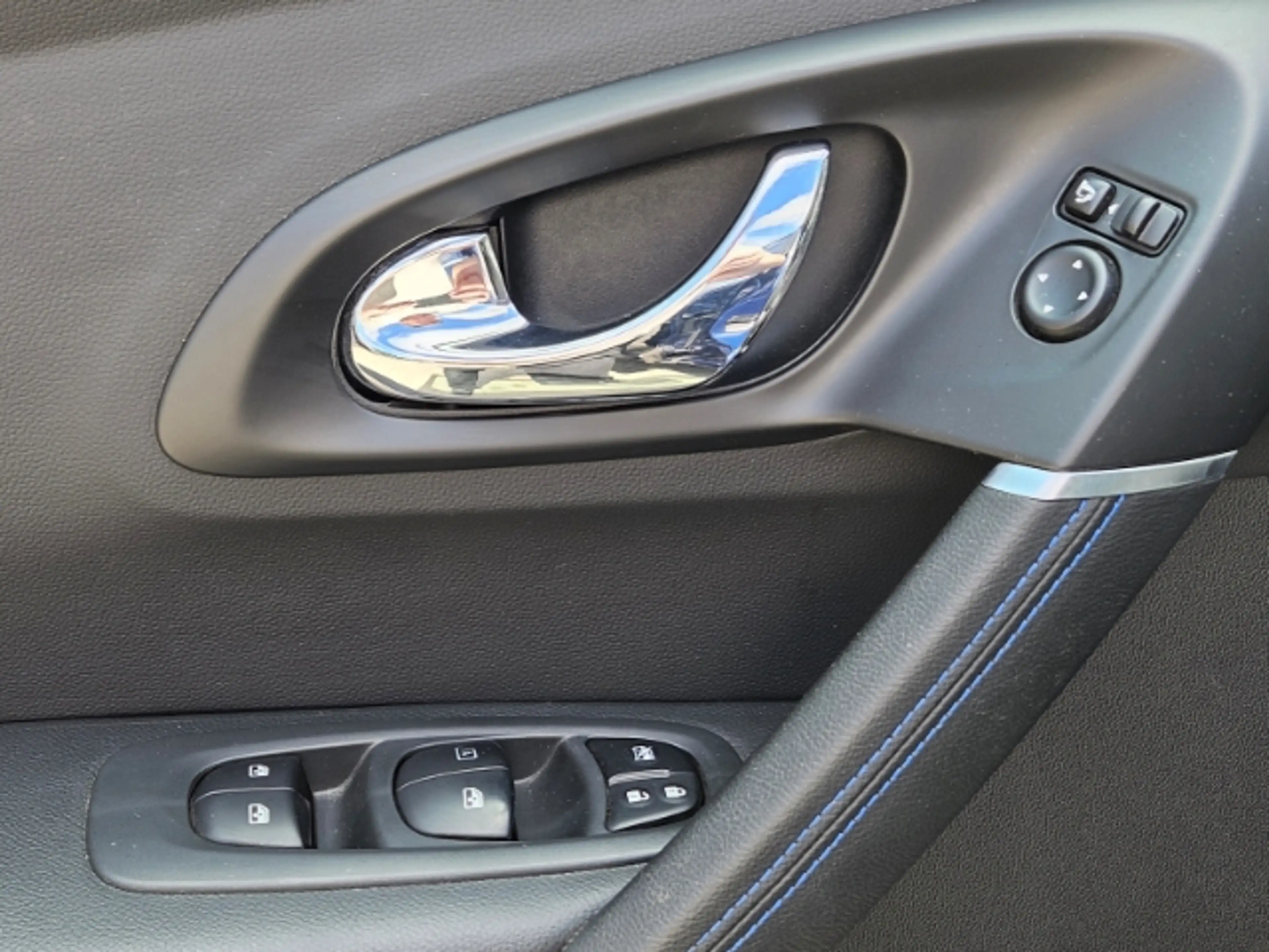 Renault Kadjar Crossboarder-S 1.2 TCe 130 BOSE Kamera Leder — photo 12