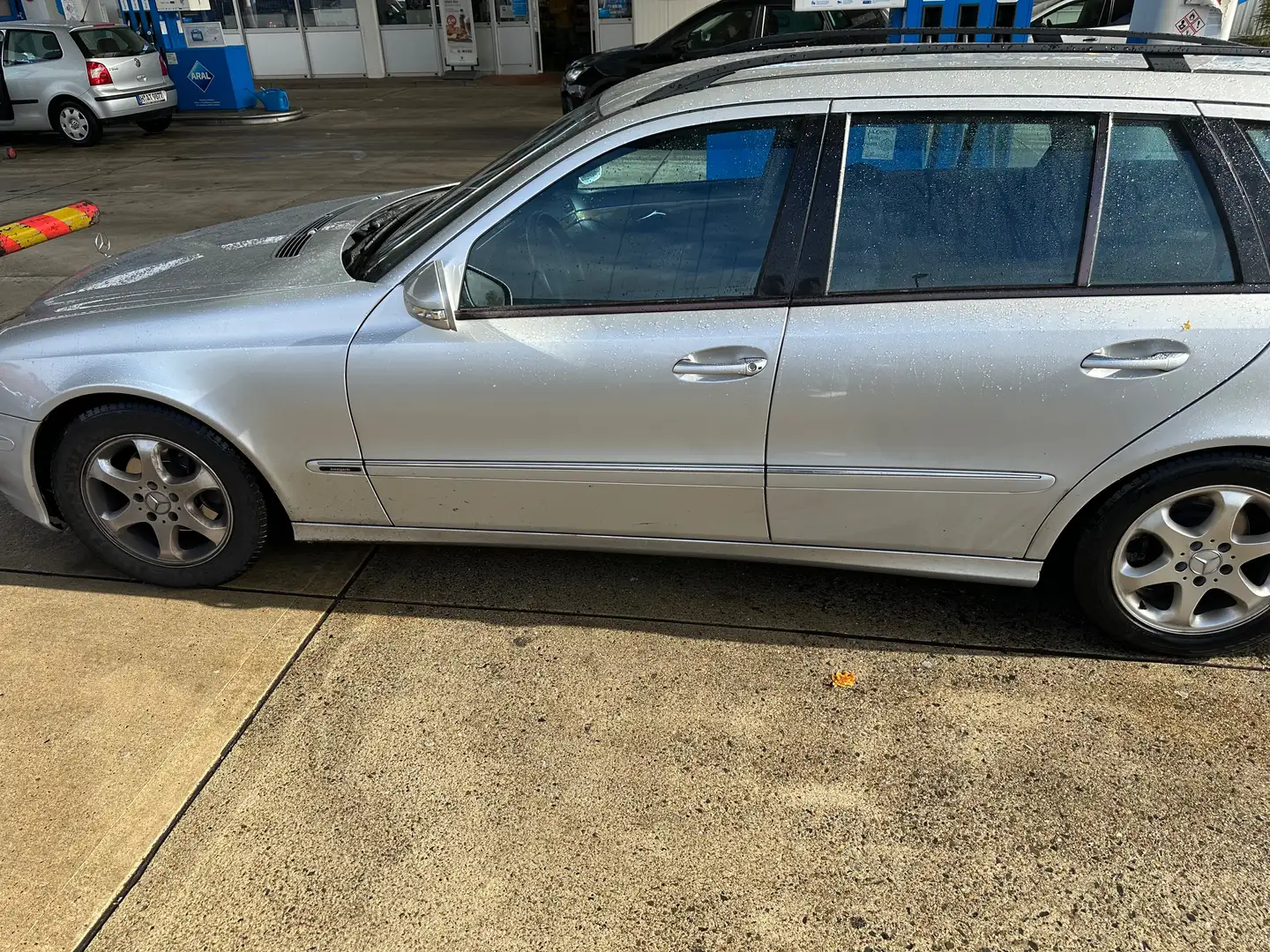 Mercedes-Benz E 220 E 220 T CDI Automatik Classic DPF Silber - 1