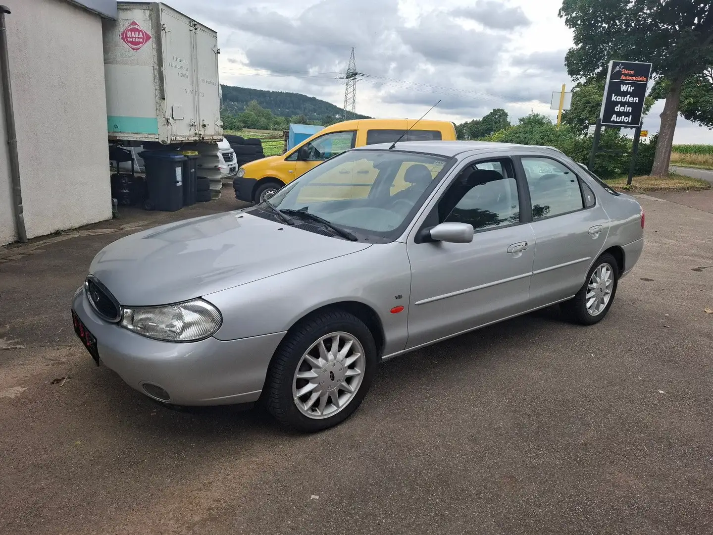 Ford Mondeo 2.5 V6 Ghia Automatik*Klima*Tüv-Neu*1-Hand Argent - 1