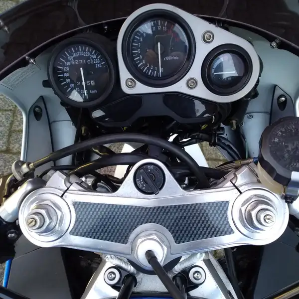 Suzuki GSX-R 750 - foto 7