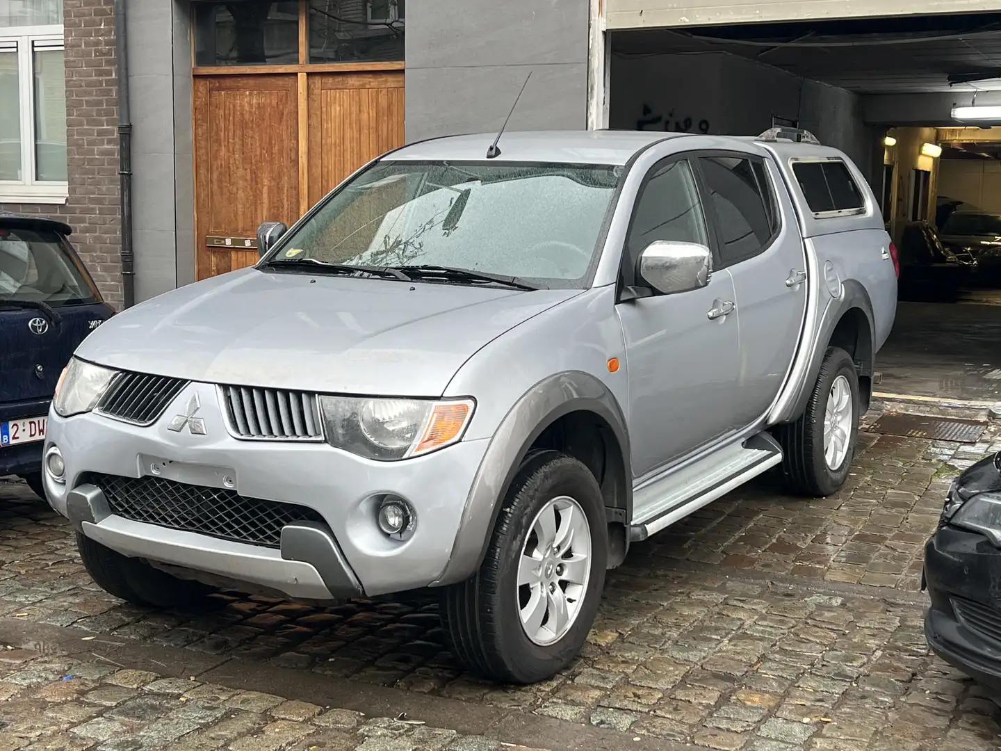 Mitsubishi L200 2.5 Tdint. GLS 4WD Gris - 2
