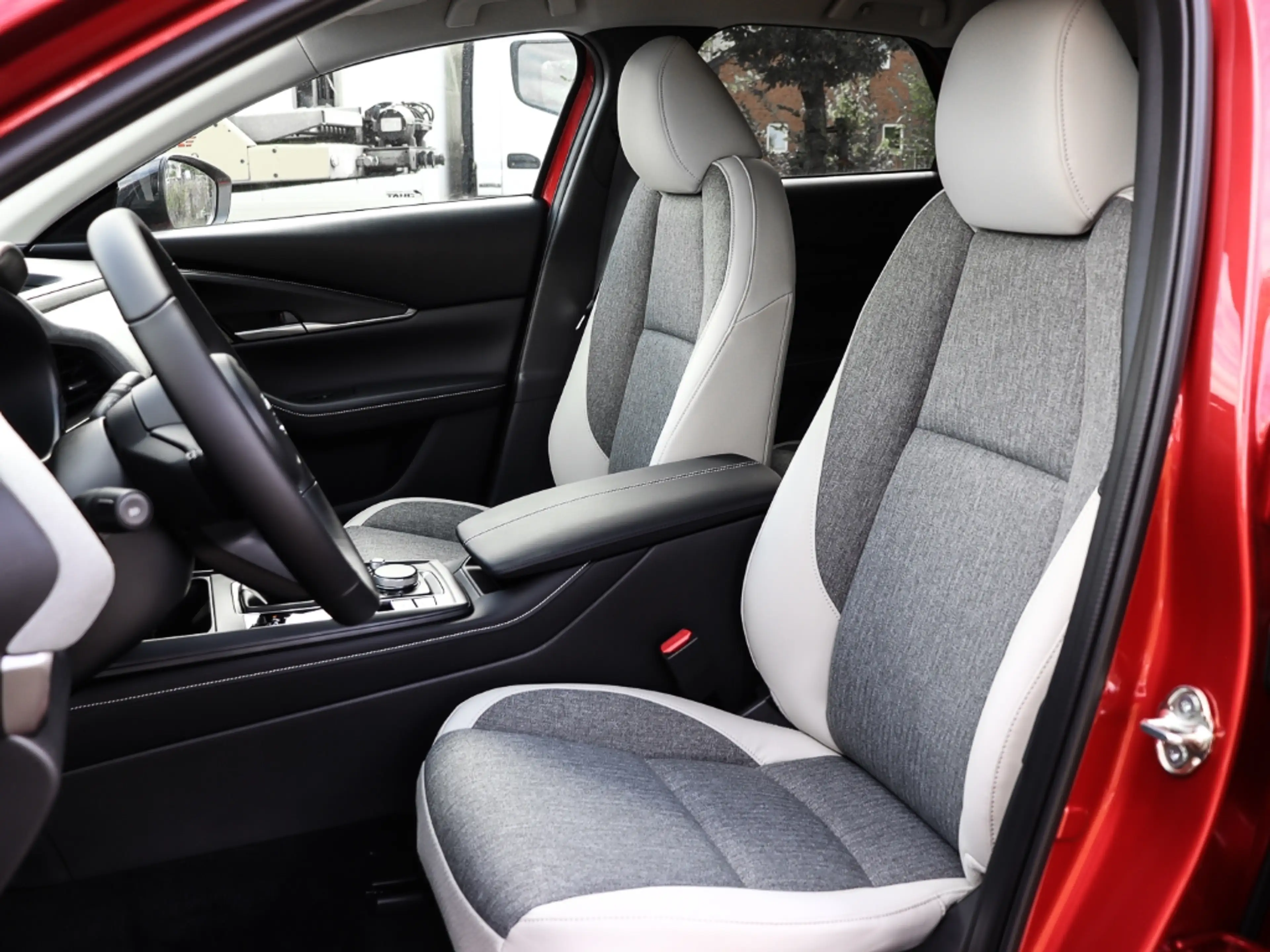 Mazda CX-30 Makoto 2027 2.5L e-SKYACTIV-G 140PS 6AT FWD BOSE L — photo 9