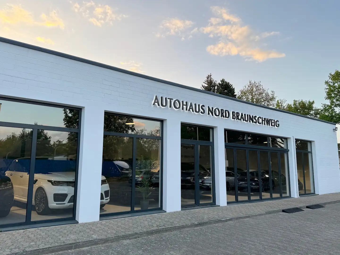 Volkswagen Arteon Shooting Brake R 2.0 TSI*IQ*Pano*AHK*360* Zilver - 2
