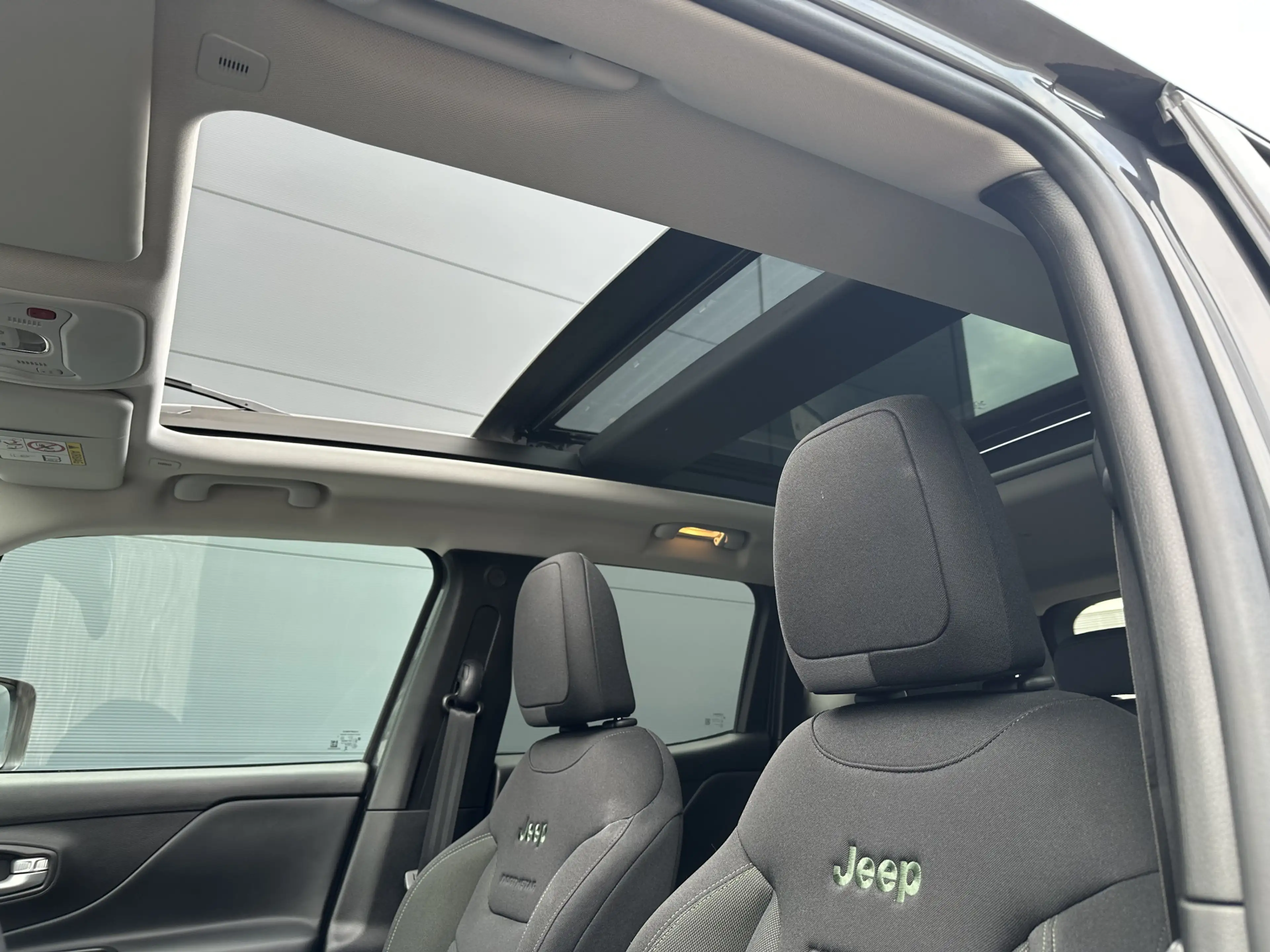 Jeep Renegade 4xe 240PK Plug-in Hybrid The North Star (Schuif/ka — photo 23