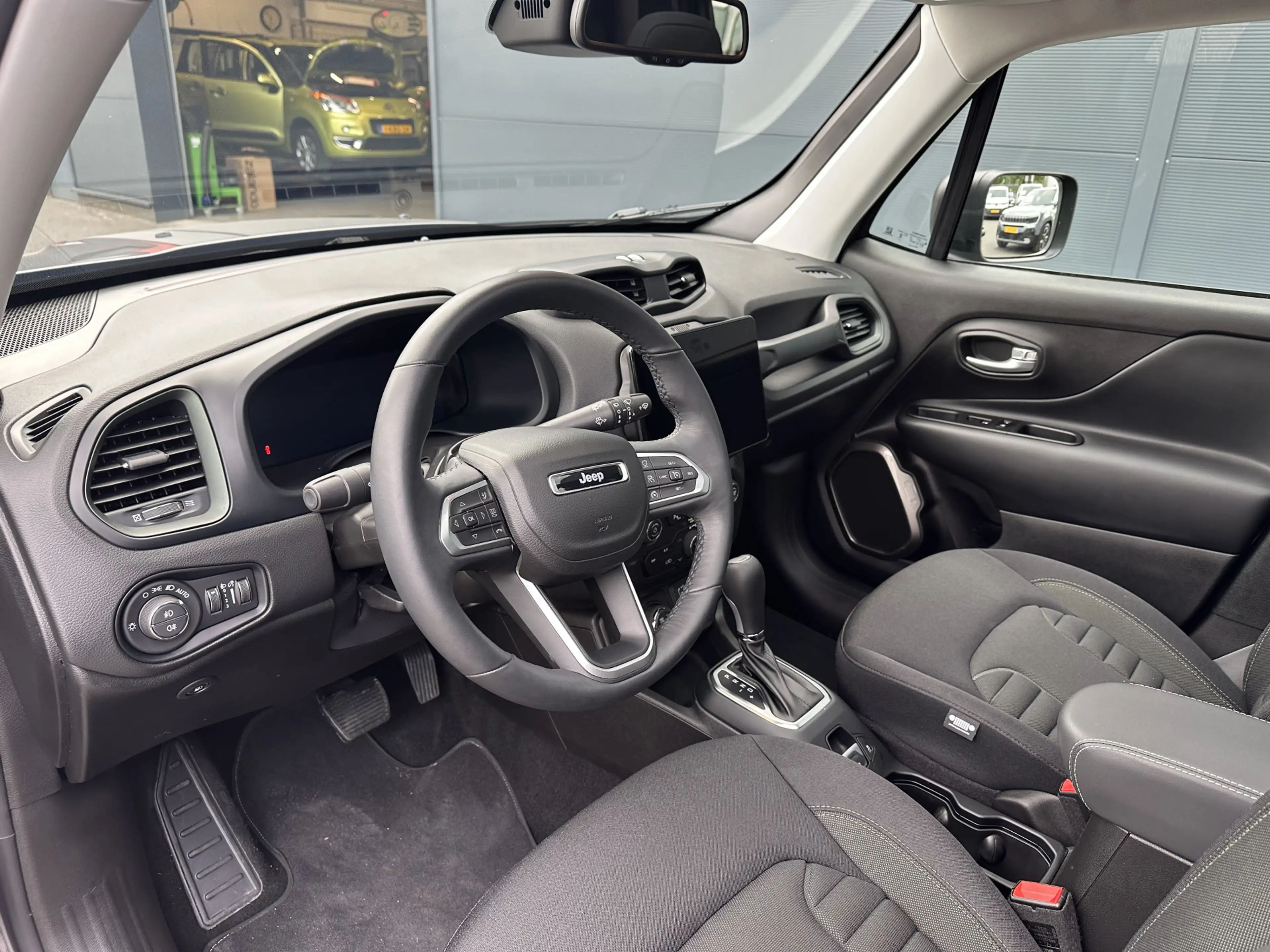 Jeep Renegade 4xe 240PK Plug-in Hybrid The North Star (Schuif/ka — photo 10