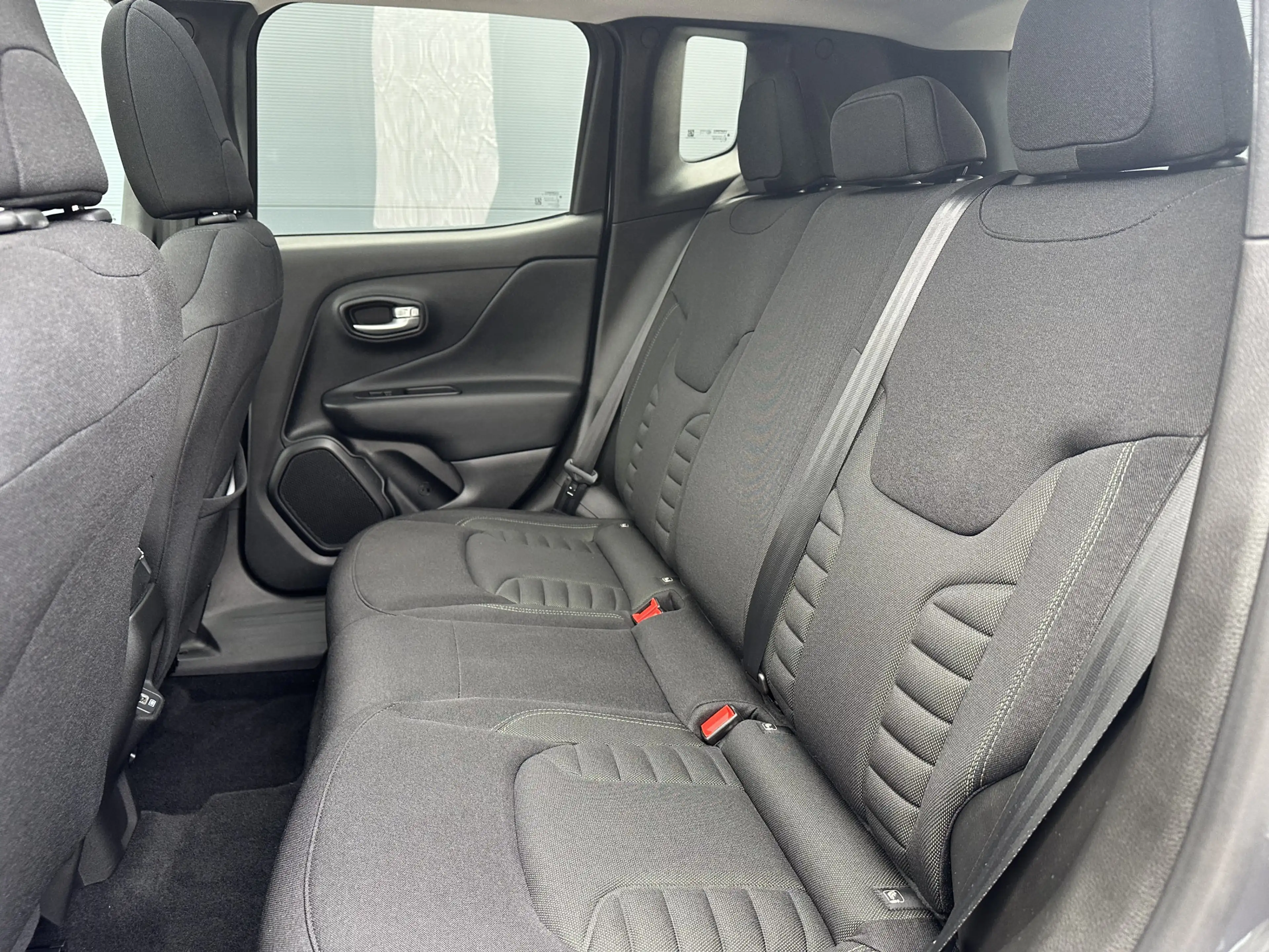 Jeep Renegade 4xe 240PK Plug-in Hybrid The North Star (Schuif/ka — photo 9