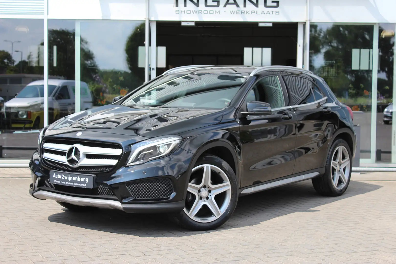 Mercedes-Benz GLA 200 | AMG | Cruise | Stoelver | Zwart - 1