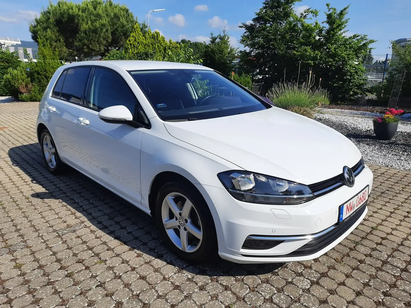 Volkswagen Golf VII Comfortline, 1.Hd, TÜV neu, Navi, SHZ, ACC Blanco - 2
