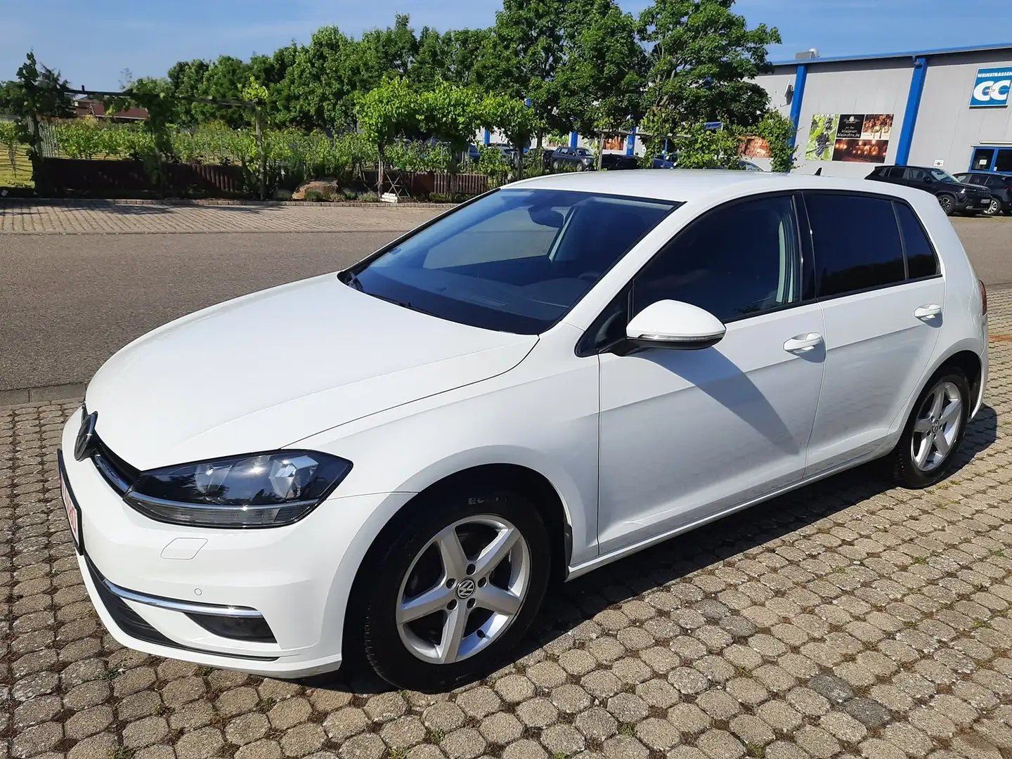 Volkswagen Golf VII Comfortline, 1.Hd, TÜV neu, Navi, SHZ, ACC Blanco - 1