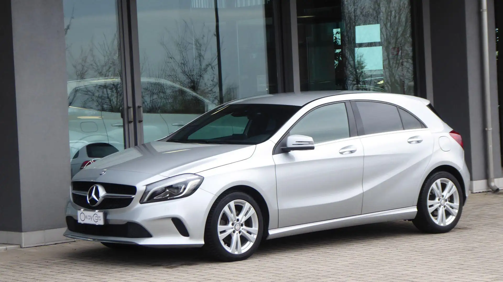 Mercedes-Benz A 200 d Automatic Sport Next Stříbrná - 1