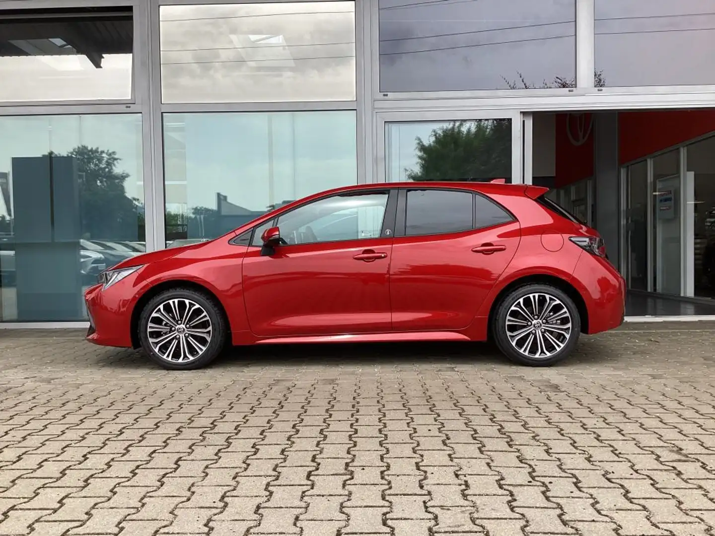 Toyota Corolla 1.8 Hybrid Team D in verschiedenen Farben! - 2
