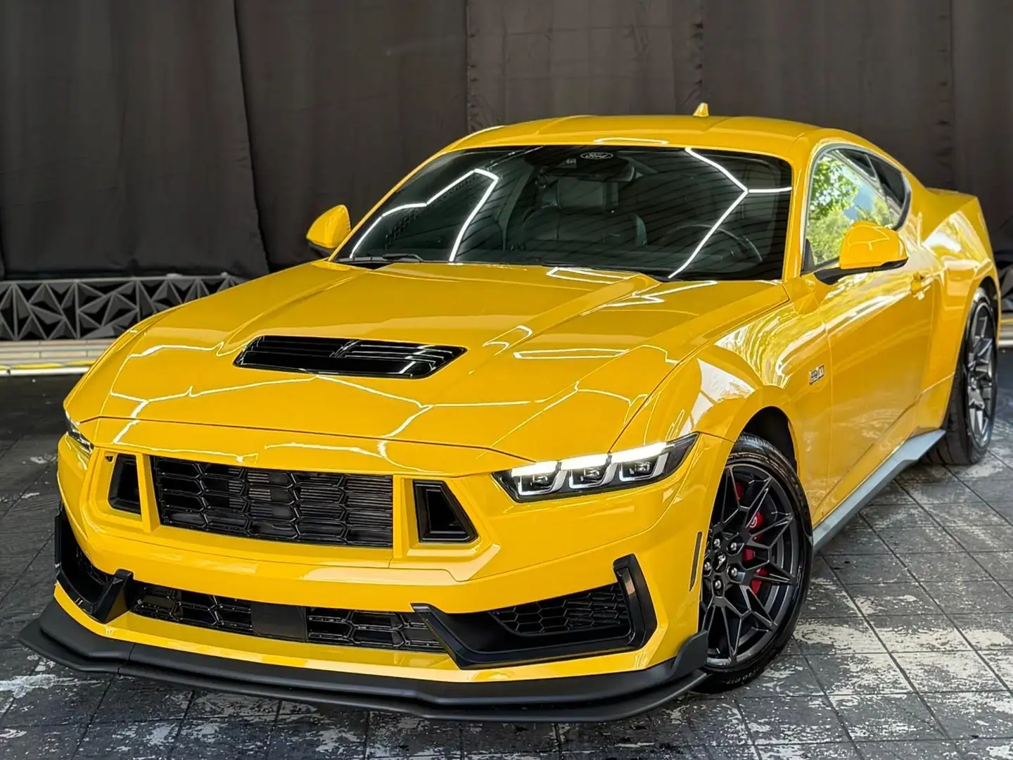 Ford Mustang 5.0 Ti-VCT V8 328 kW GT Gelb - 1