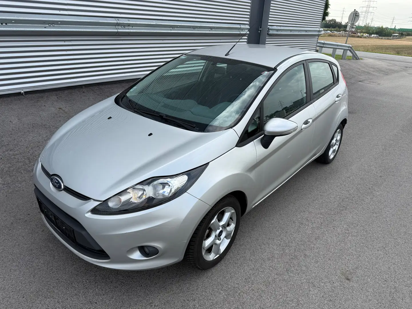 Ford Fiesta Trend 1,25 ID:82 Silber - 1