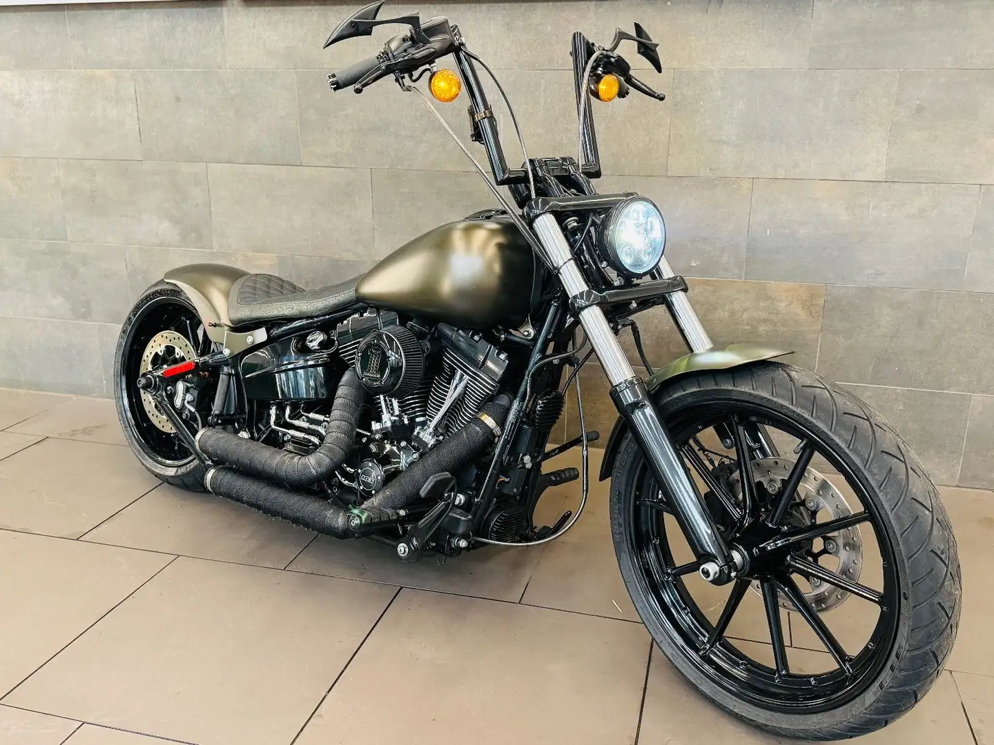 Harley-Davidson Breakout FXSB Custom Bobber Luft 240 Grün - 1