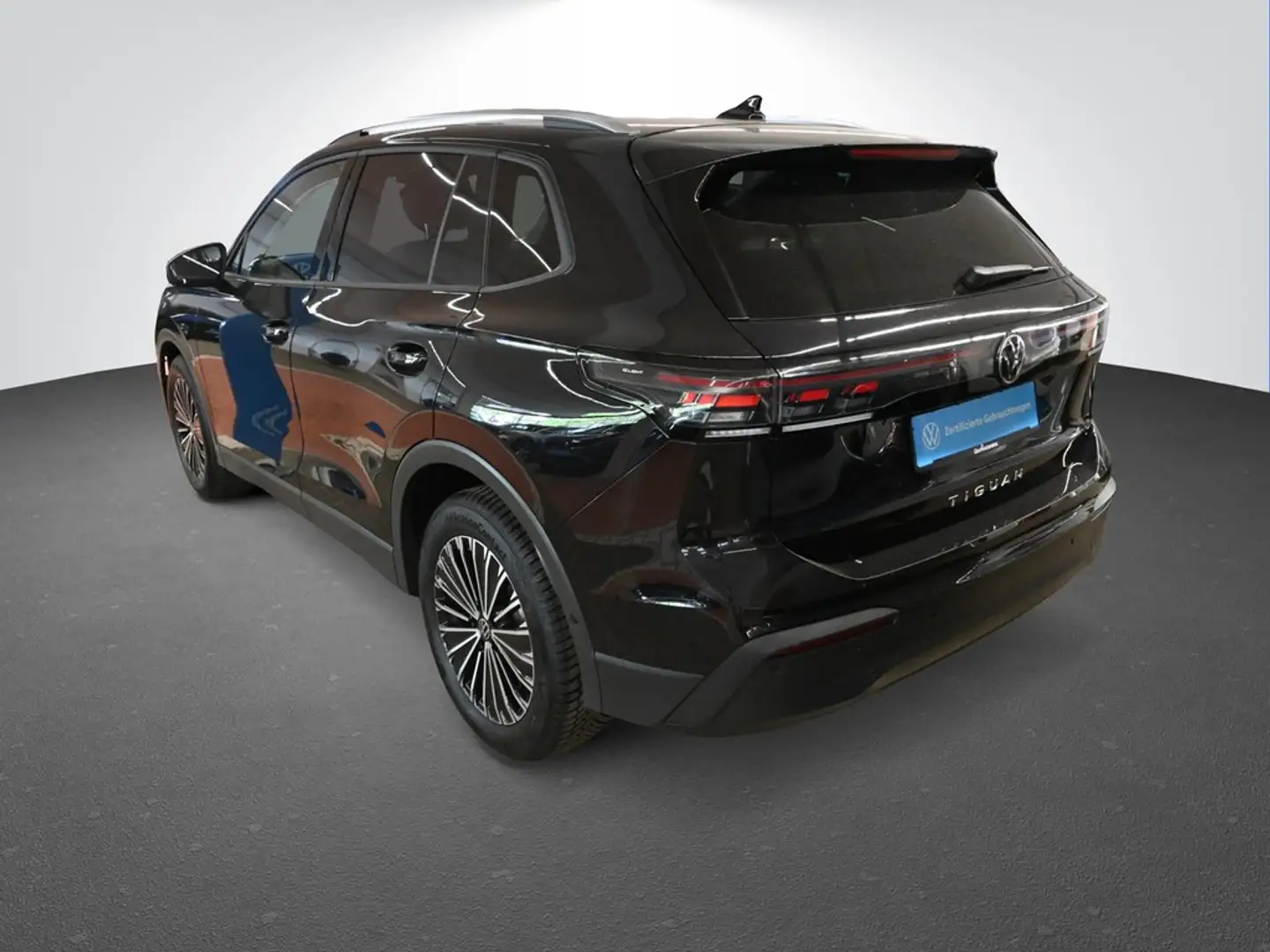 Volkswagen Tiguan 2.0 TDI Automatik Life LED HUD PDC Kamera ACC Schwarz - 2