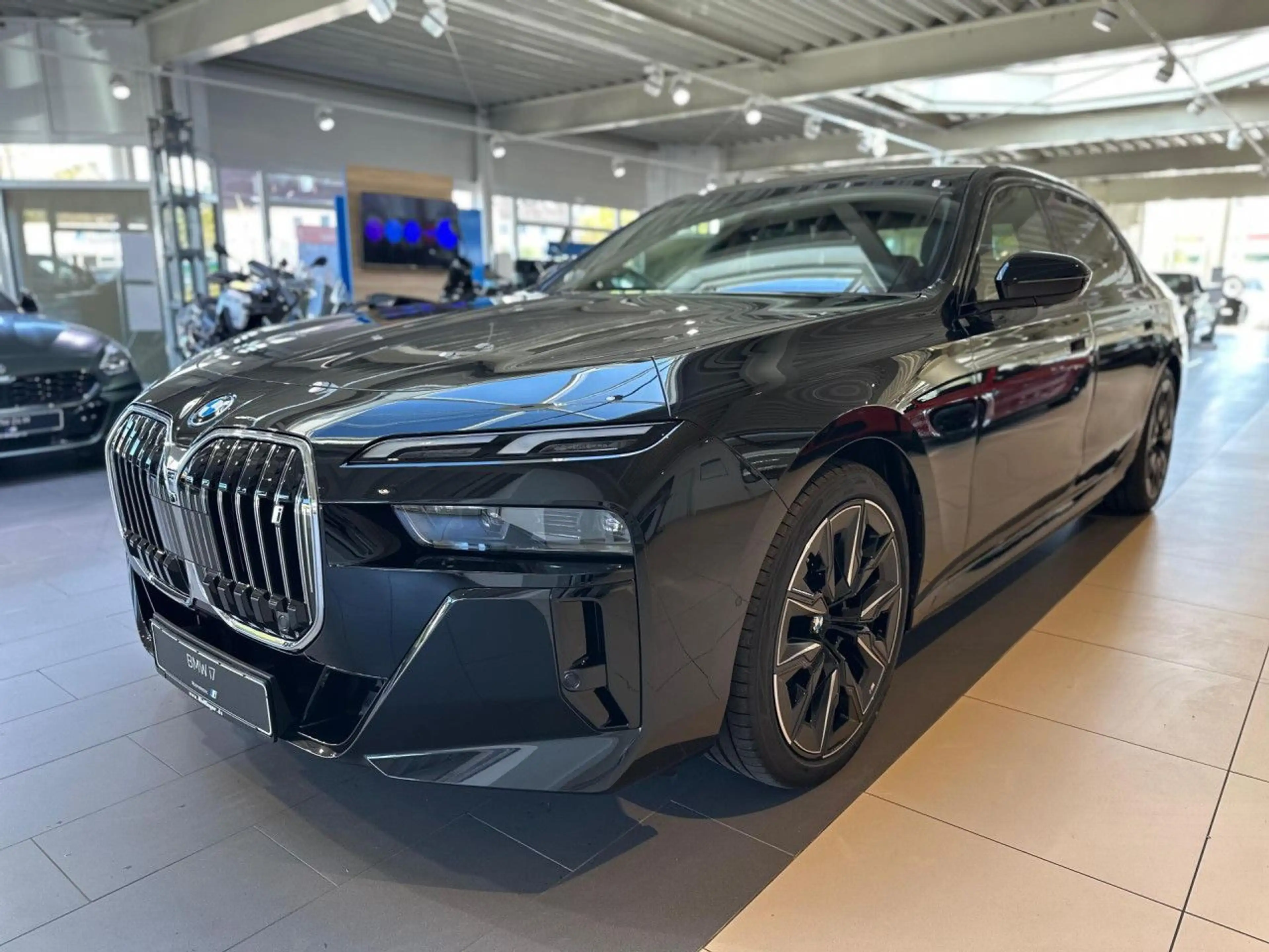 BMW i7 eD.50 M Sport ACC HUD Massage Sitzbel.Integral — photo 3