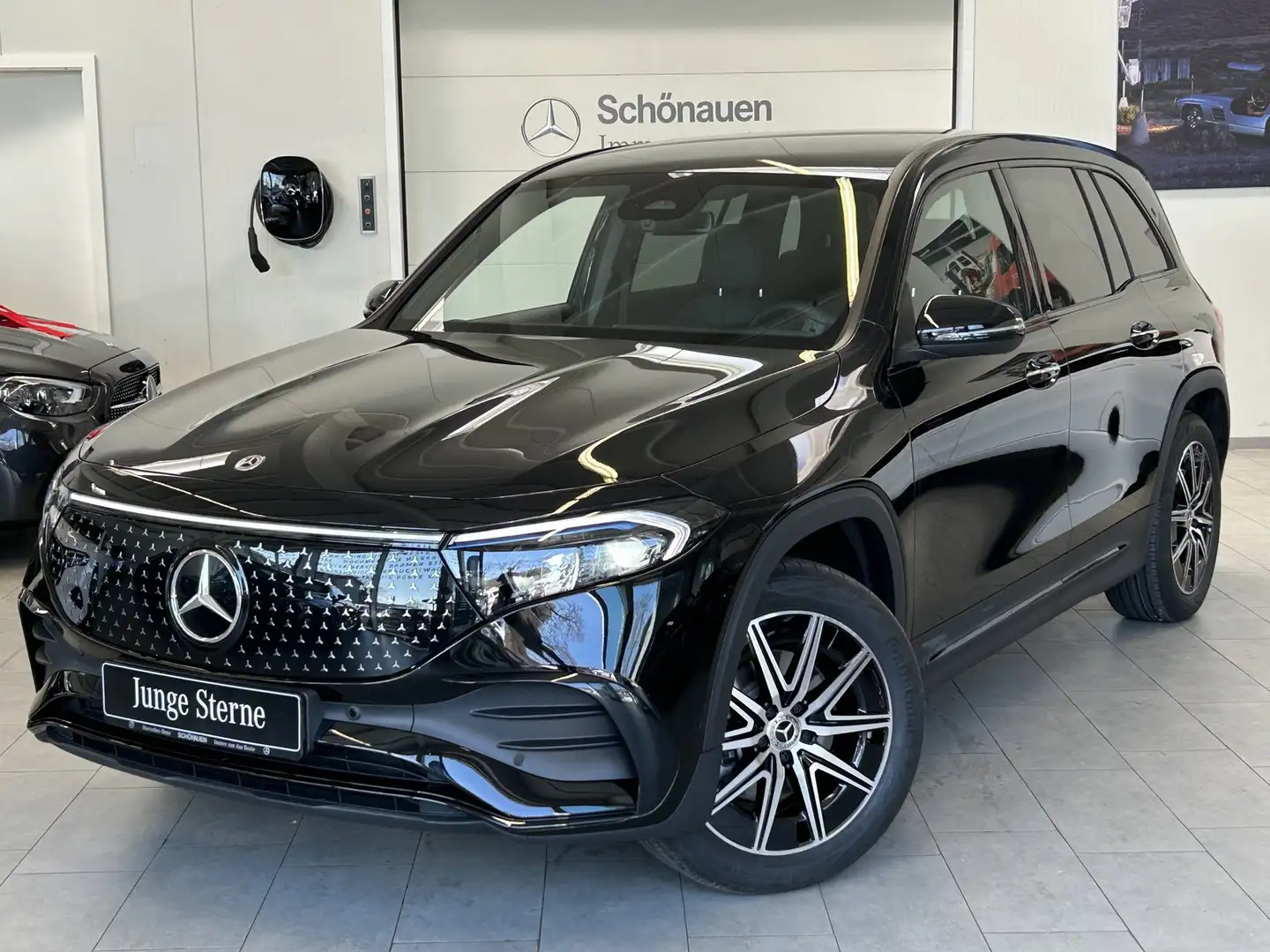 Mercedes-Benz EQB 300 EQB 350 4M AMG DISTR+NIGHT+KAMERA+TOTW+KEYLESS Schwarz - 1